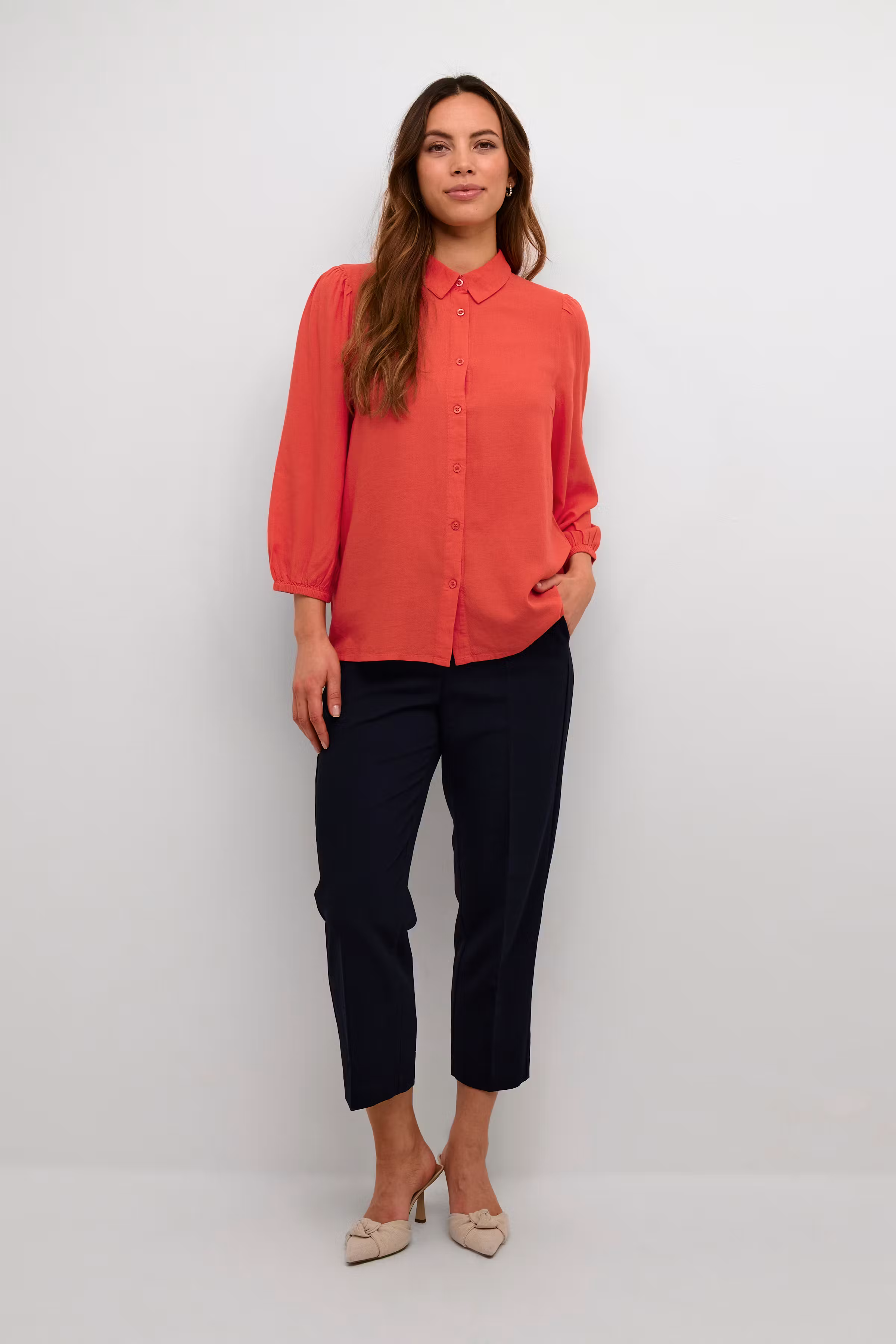 KAmilia Linen shirt LOOKBOOK FRONT 10508361-181651