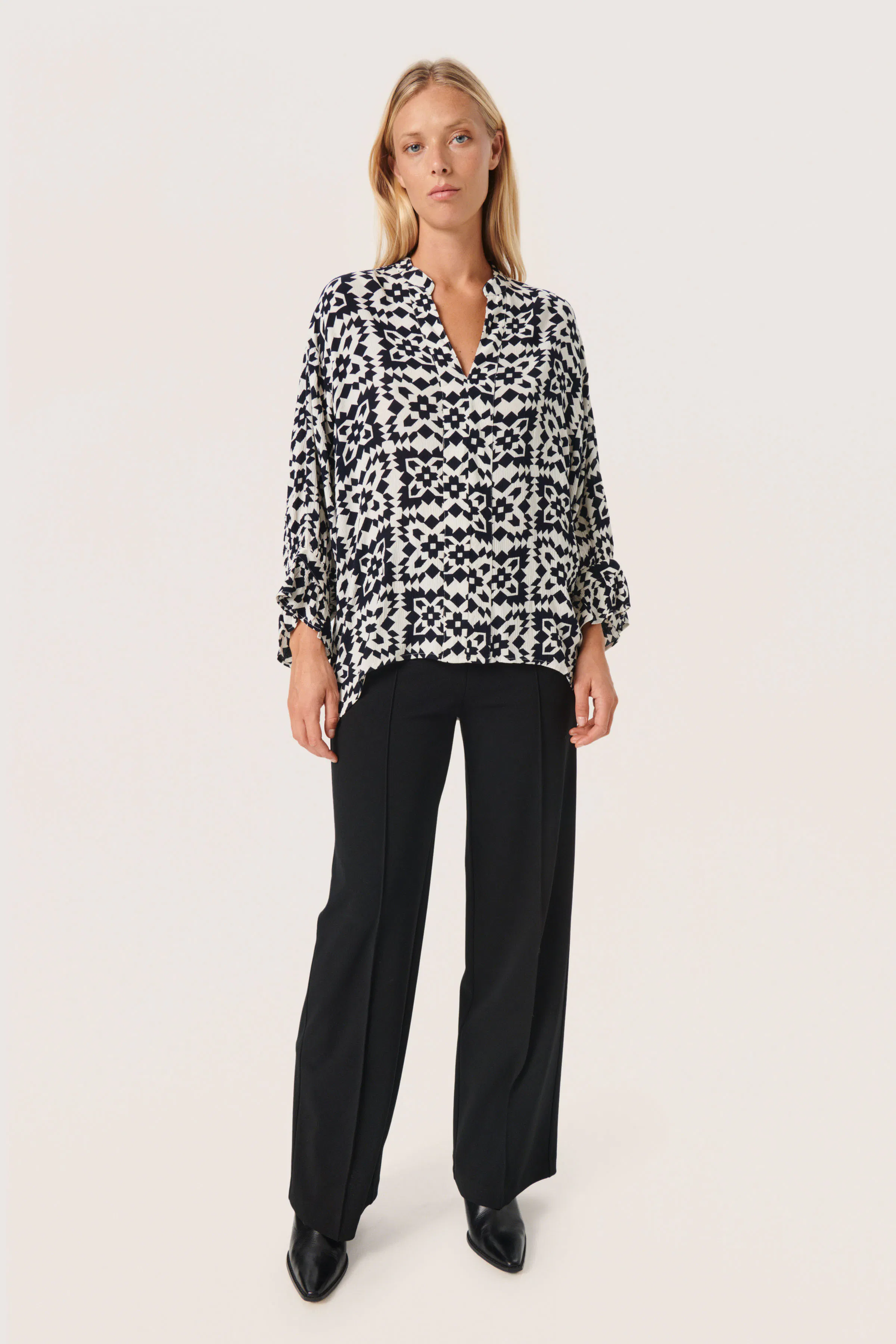 SLZaya Bluse LOOKBOOK FRONT 30407200-302588