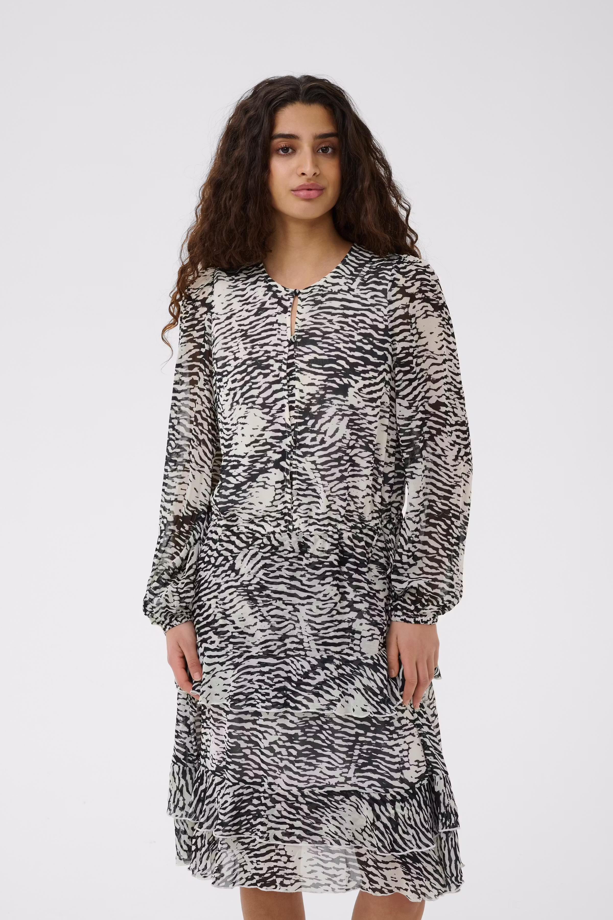 LYONIW Short Dress LOOKBOOK FRONT 30112347-900006528