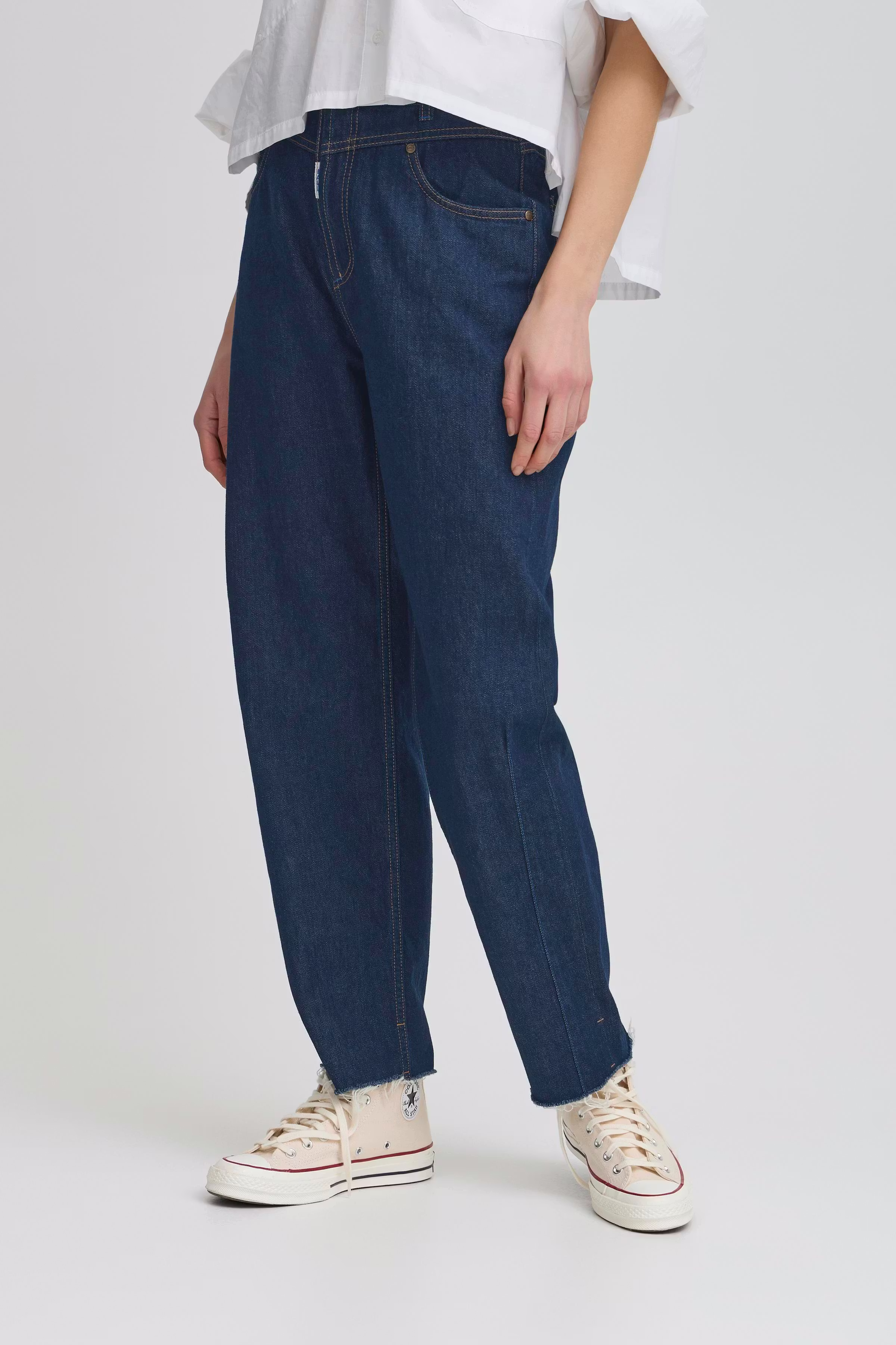 BACAMMEO Cropped Jeans LOOKBOOK FRONT 50405083-204027