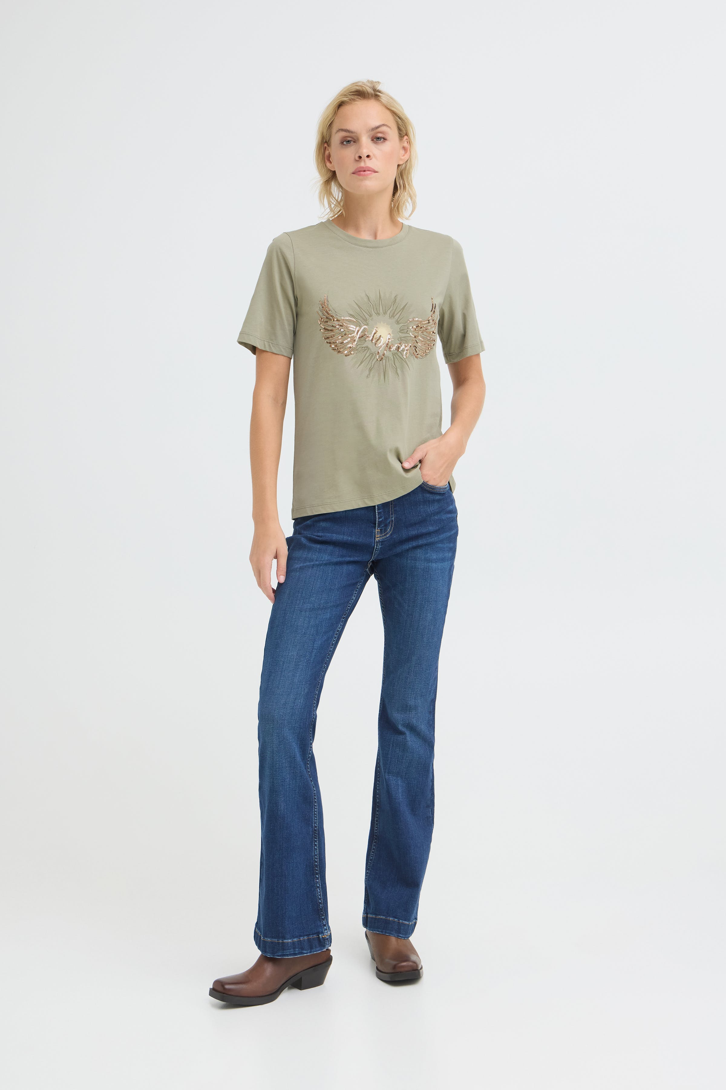 PZBETHANY T-shirt LOOKBOOK FRONT 50210419-170613