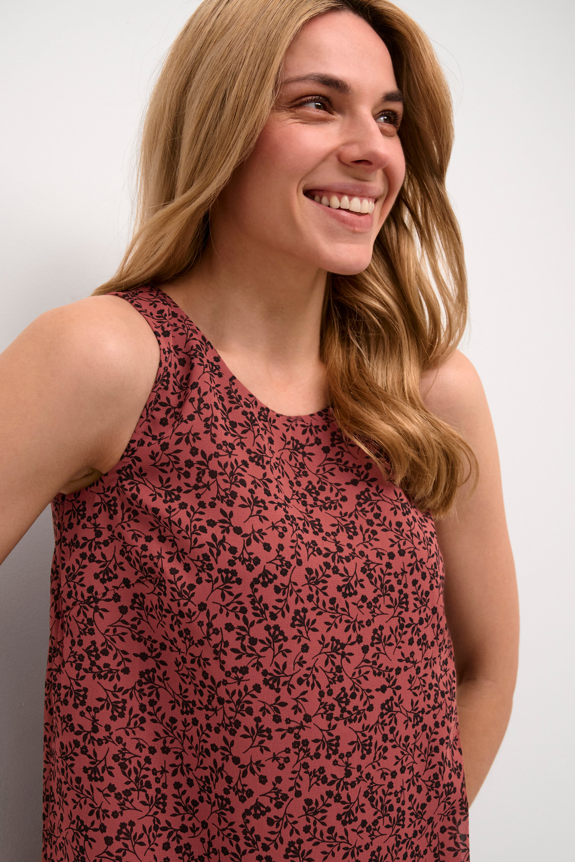 BPcajsa Kleid LOOKBOOK DETAIL 10590274-104497B