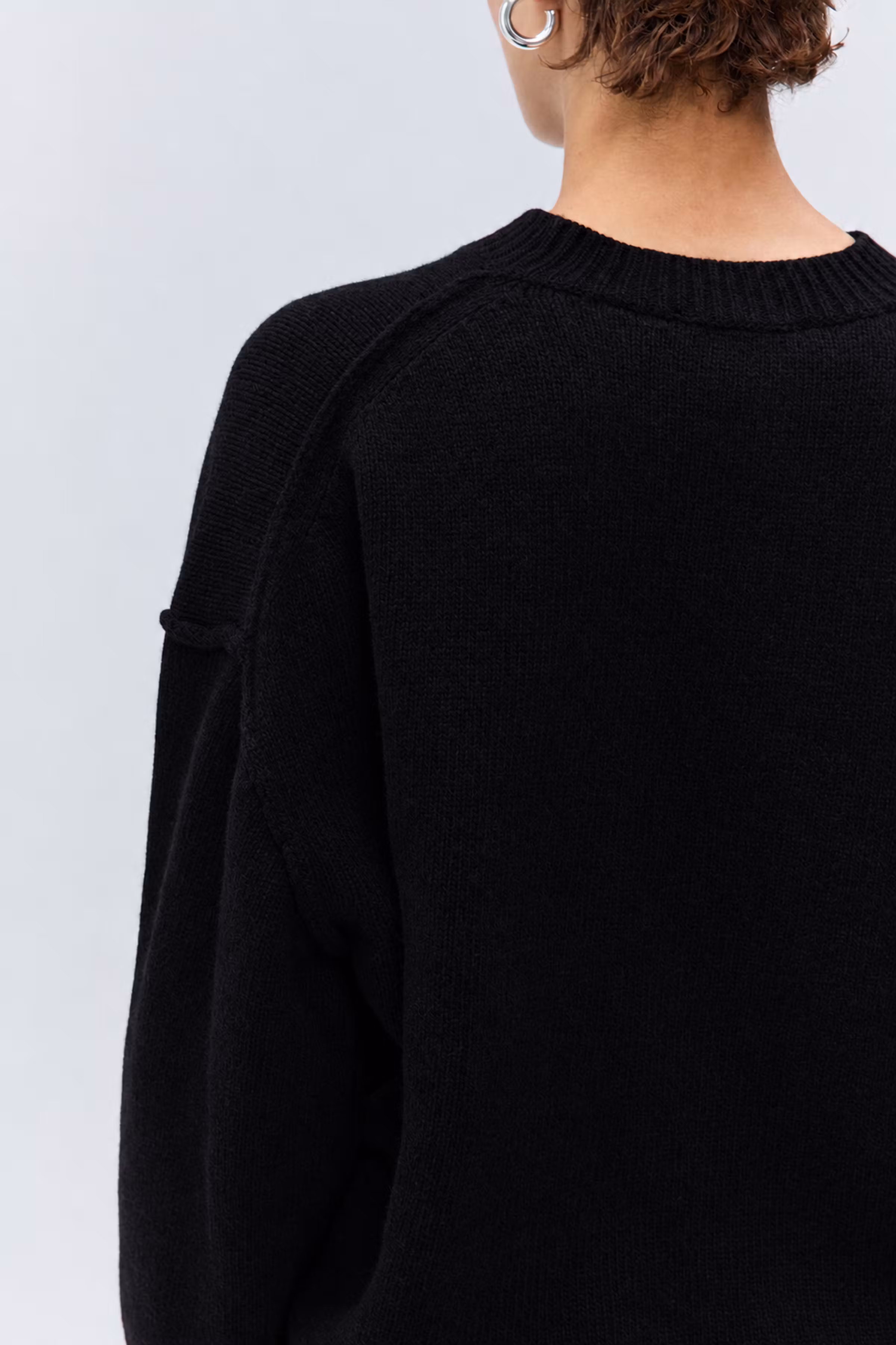 IOKassidy Pullover LOOKBOOK DETAIL 30600034-BK999