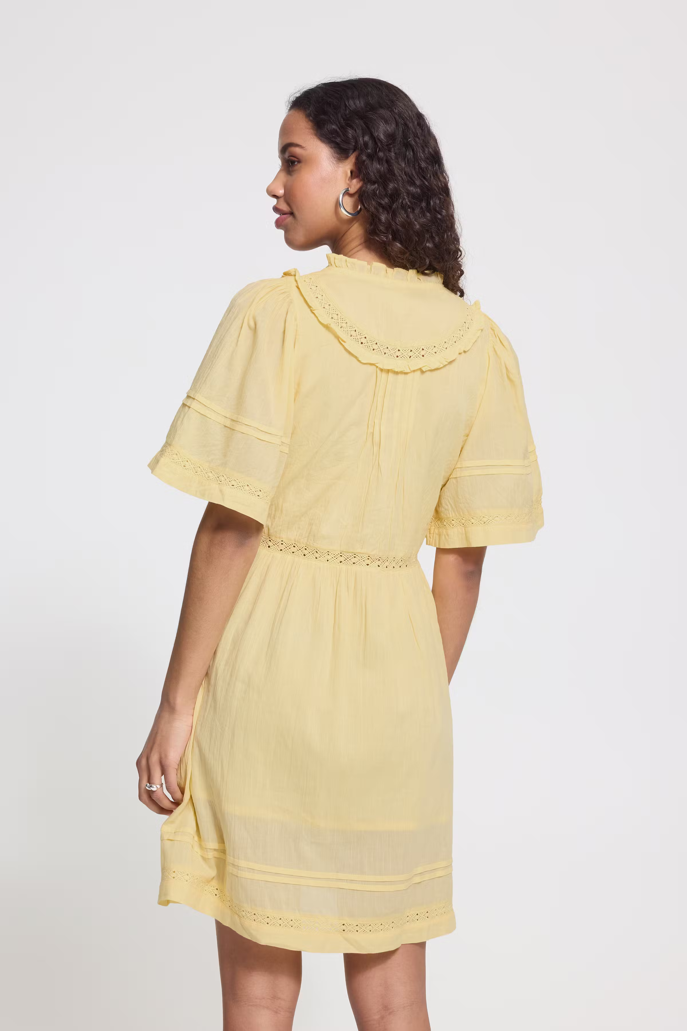 IHVOILANA Kjole LOOKBOOK BACK 20126705-120720