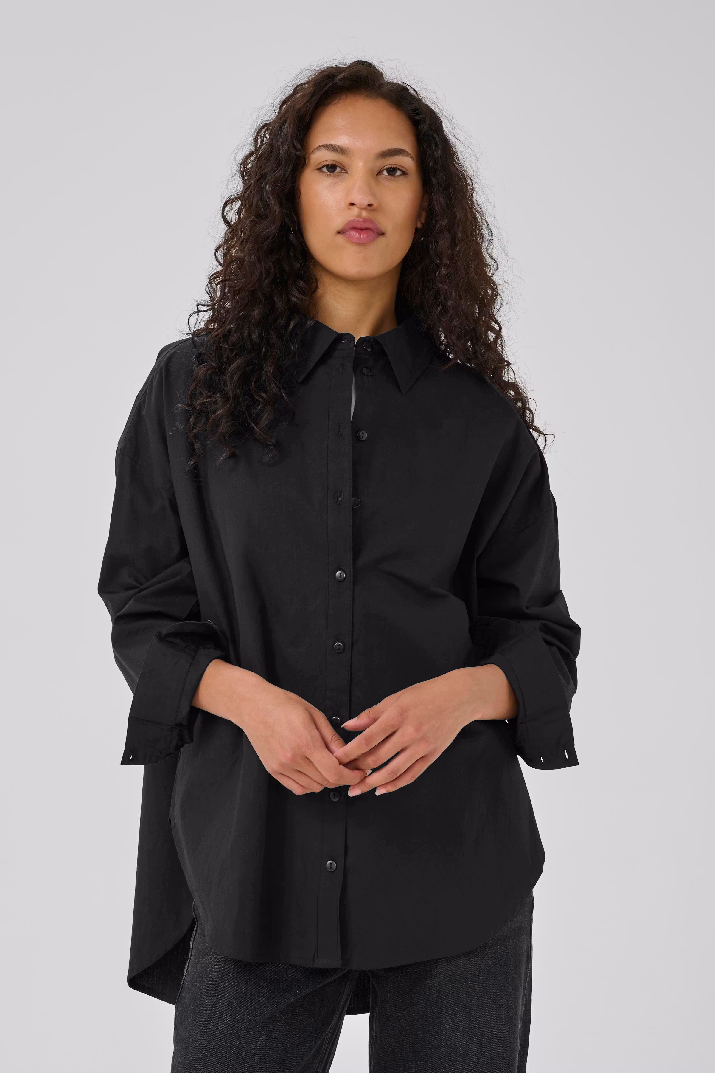 SunnaMW Boxy Shirt LOOKBOOK FRONT 10705021-100031