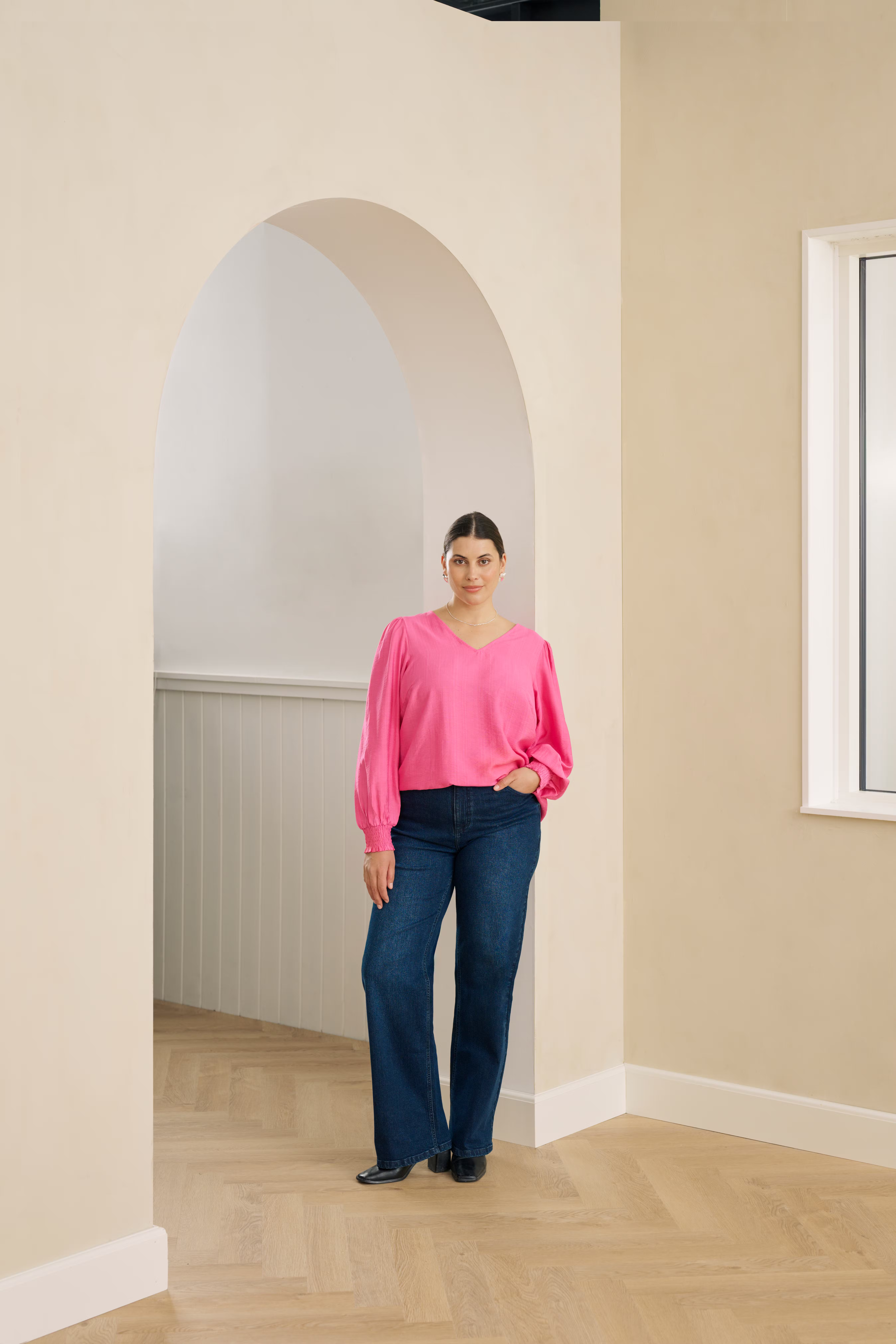 KCsofia Blouse LOCATION NONE 10583889-162118