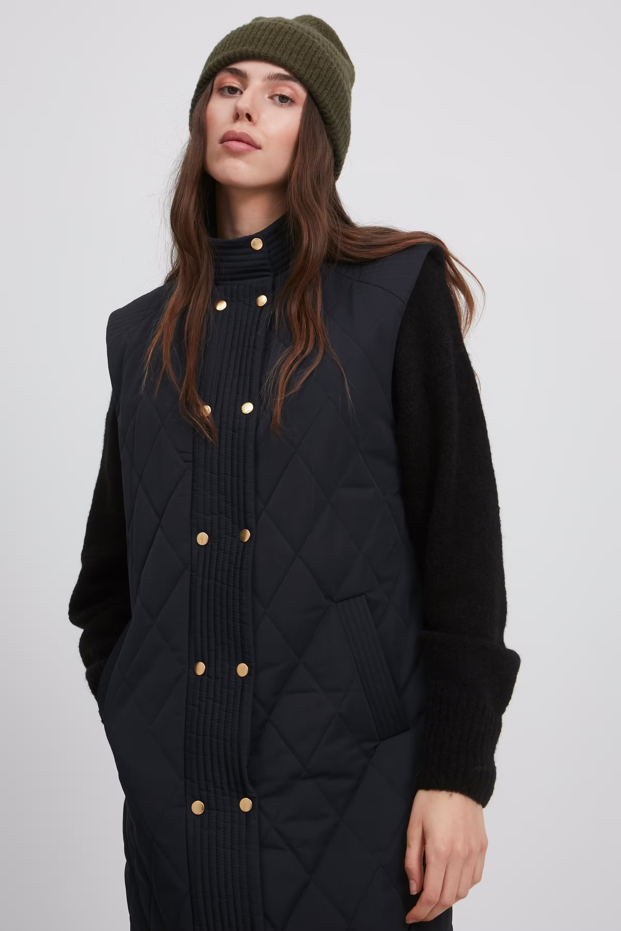 IAIVO Hatt LOOKBOOK FRONT 20110525-190512