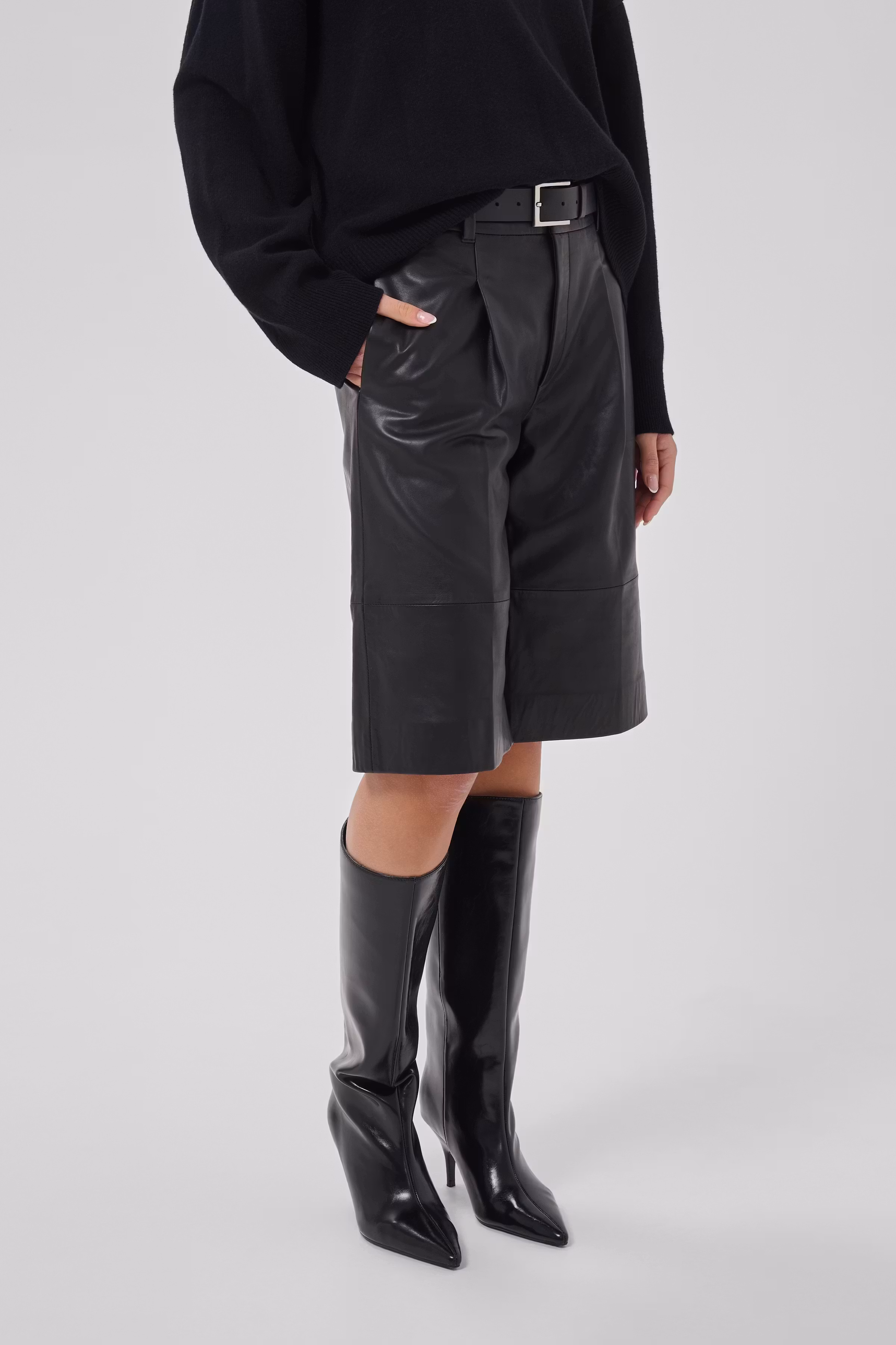 MWAkela Shorts LOOKBOOK FRONT 10705845-100031