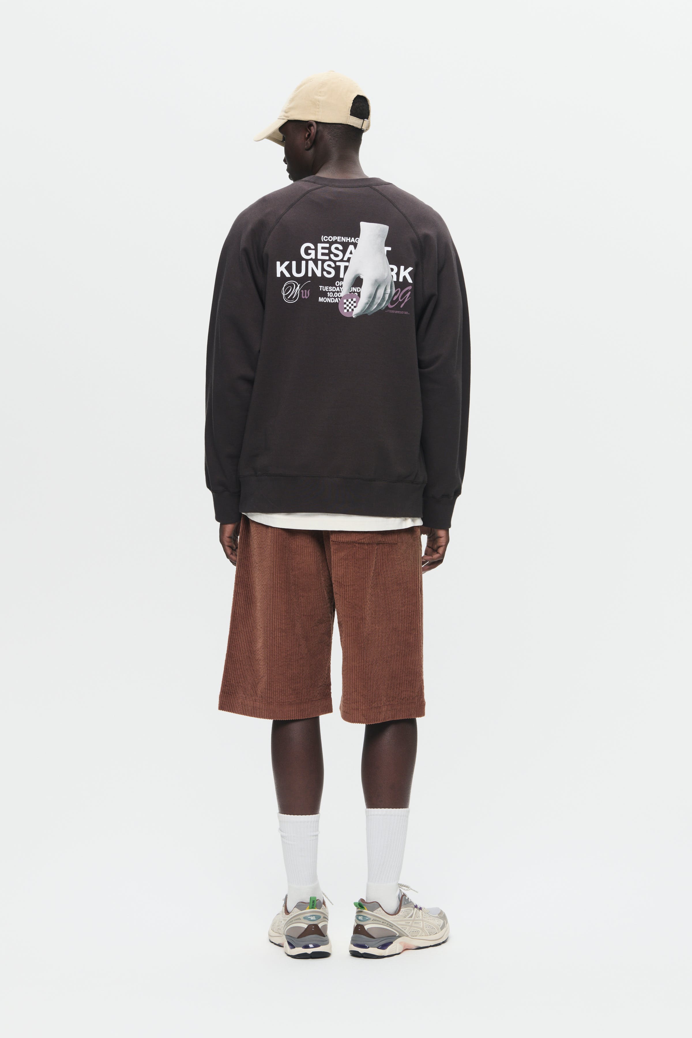 WWHester Sweatshirt LOOKBOOK BACK 30251371-191102