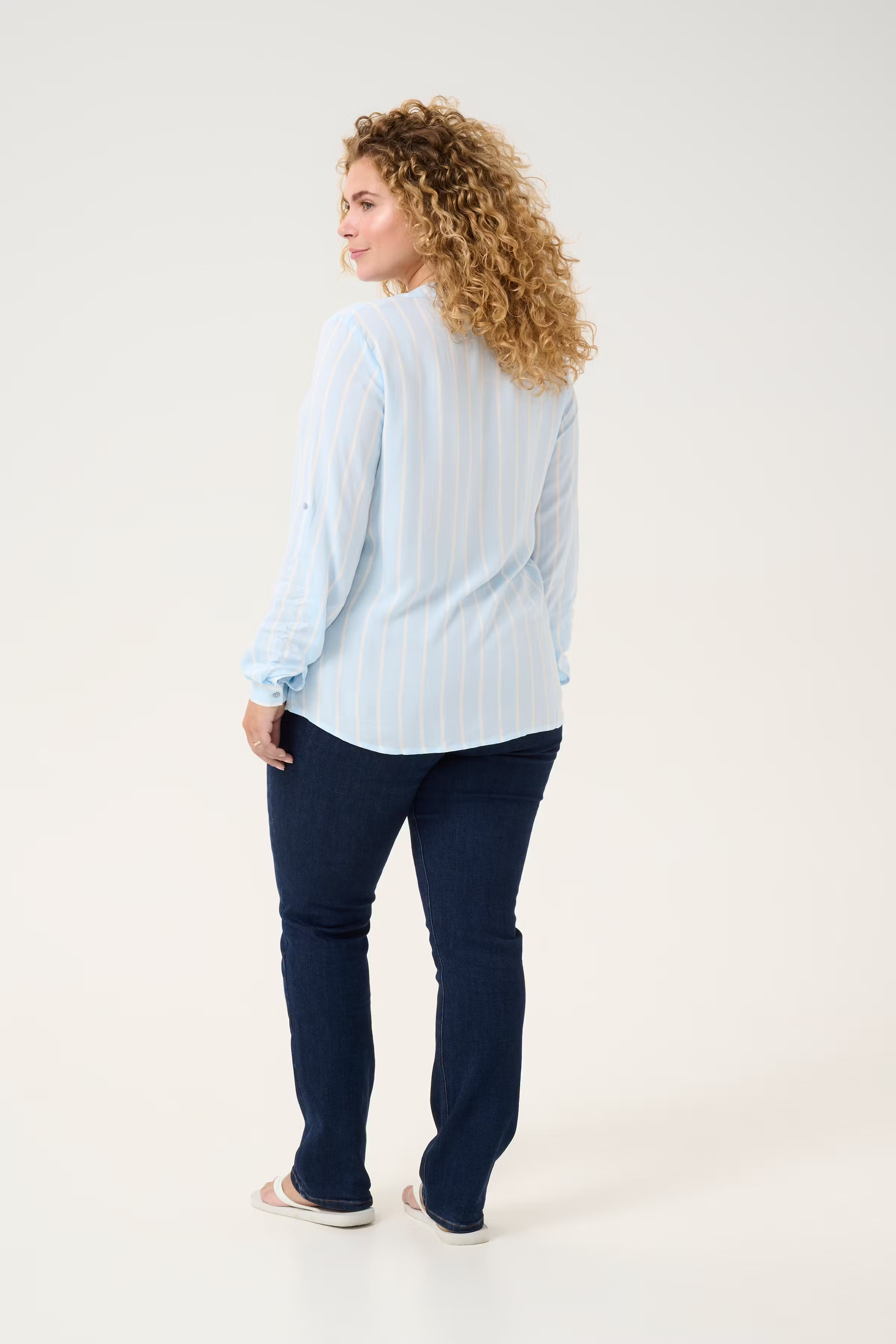 KCsida Blouse LOOKBOOK BACK 10580350-107656