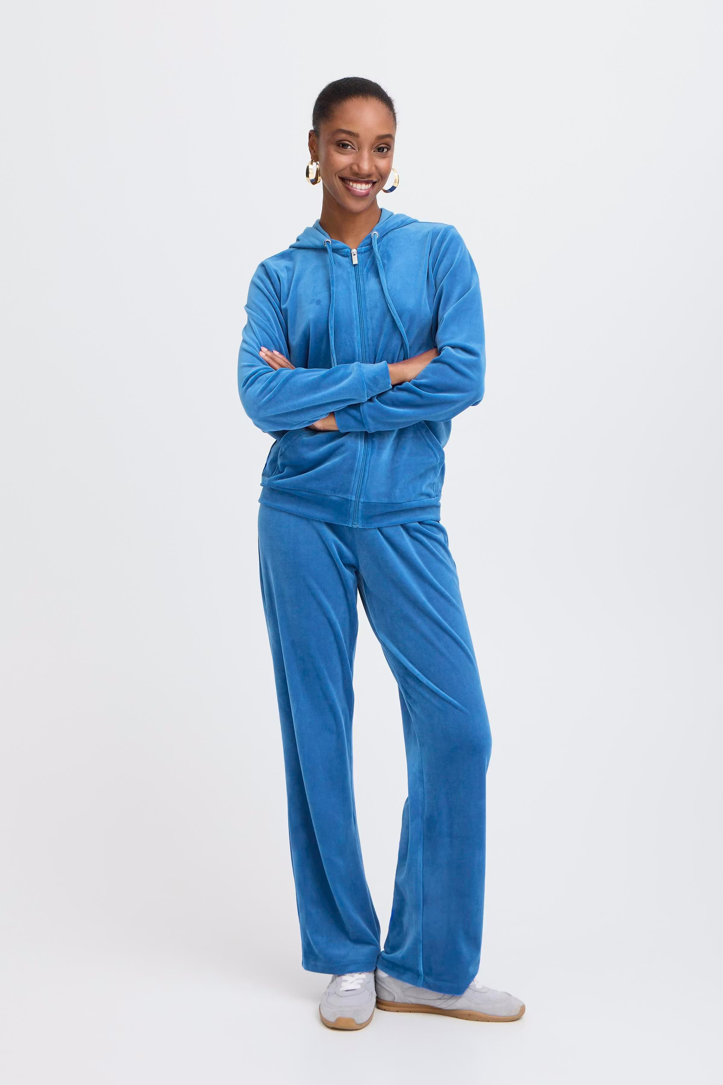 BYMITZA Joggedrakt LOOKBOOK FRONT 20810786-194050