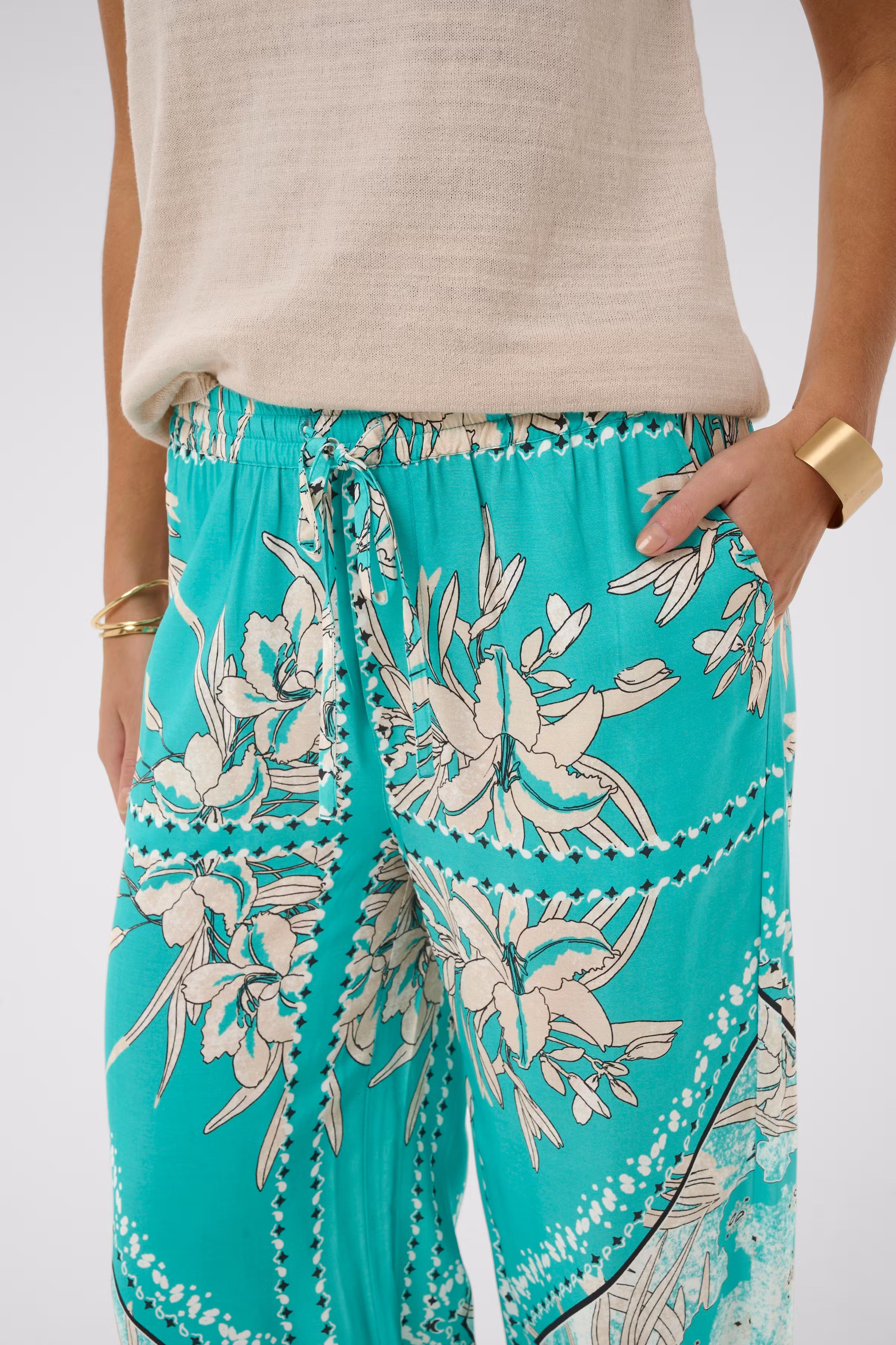 CRTiah Trousers LOOKBOOK DETAIL 10611497-109338