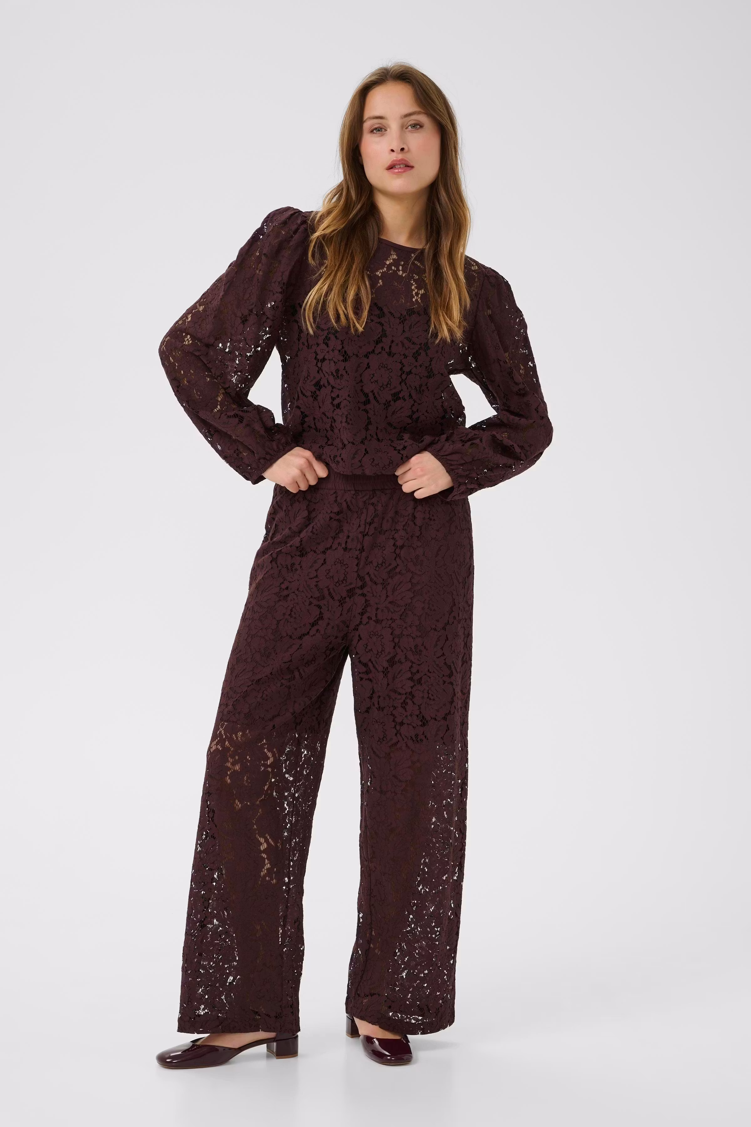 KAnomi Spitzenbluse LOOKBOOK FRONT 10509158-191619