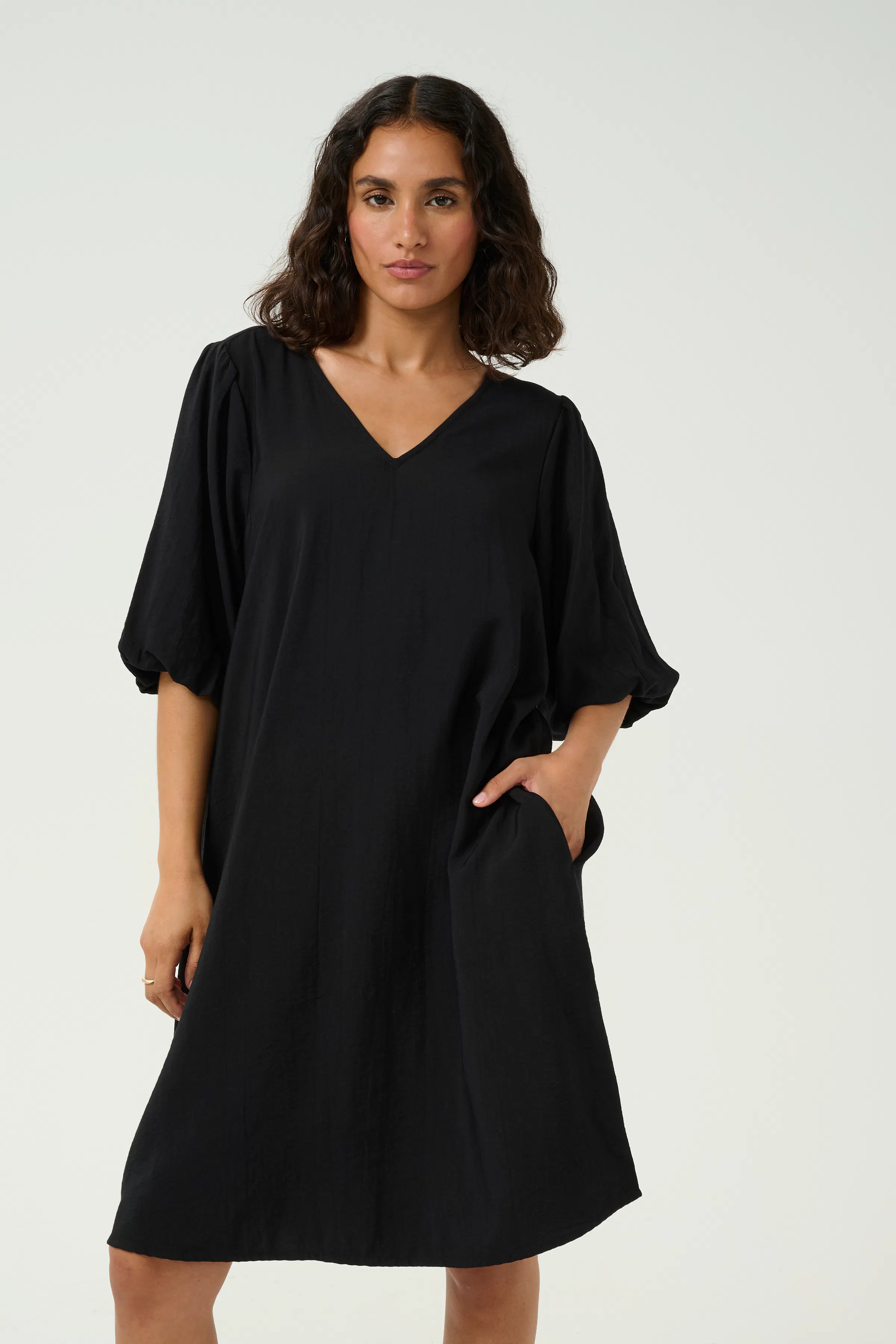 KAgabby Kjole LOOKBOOK FRONT 10509764-100121