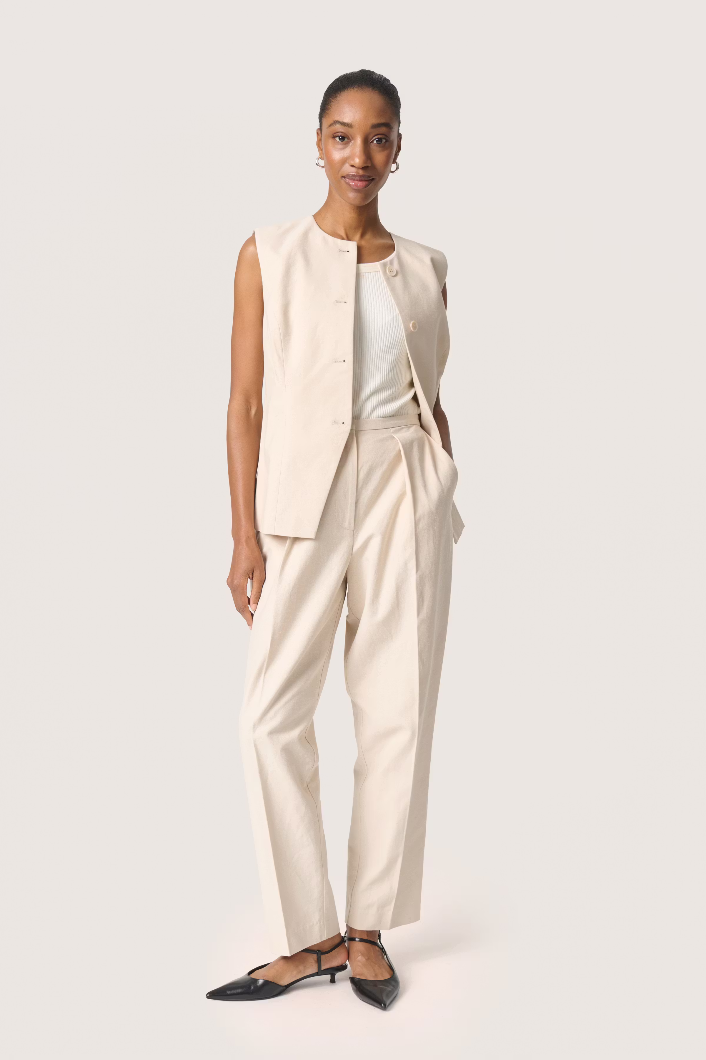 SLLinnena Linen Trousers LOOKBOOK FRONT 30408099-130404