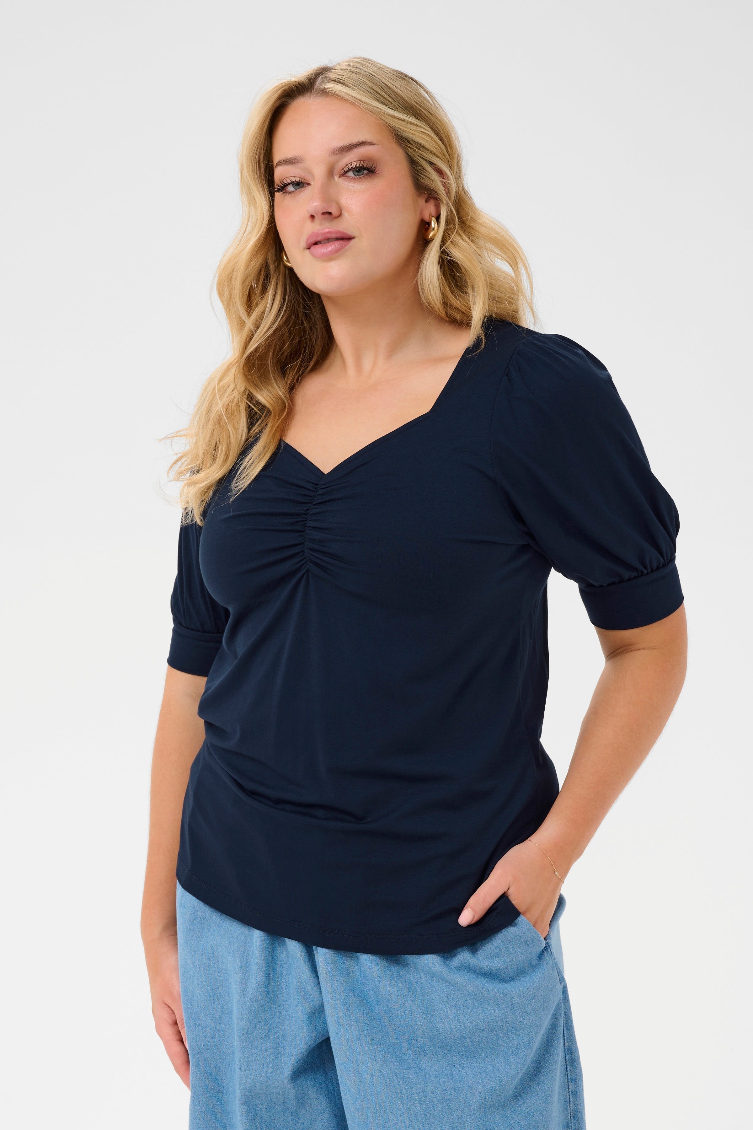 KCsissy T-Shirt LOOKBOOK FRONT 10581401-194020