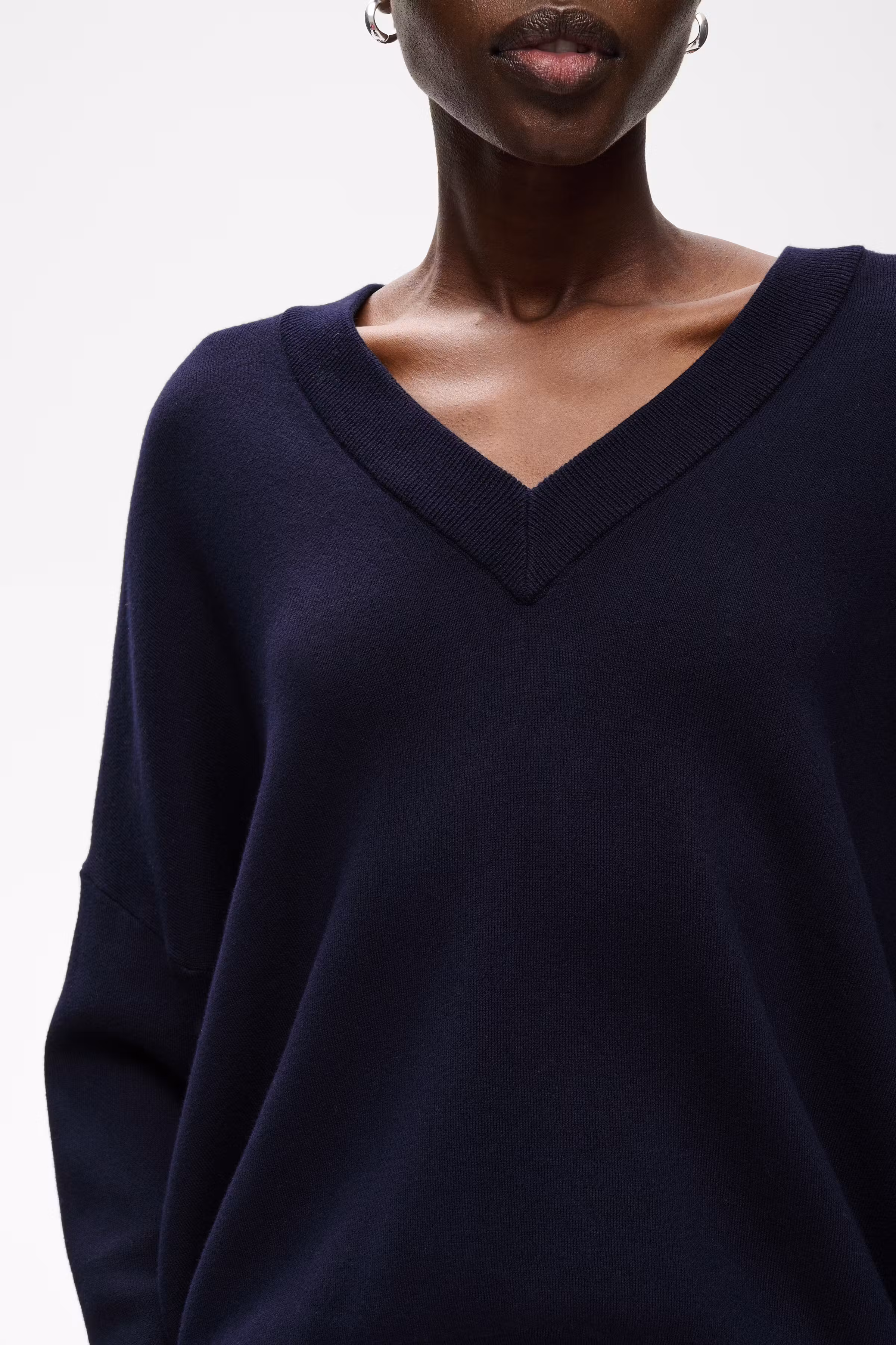 FosterIW V-neck Pullover LOOKBOOK DETAIL 30106899-300005