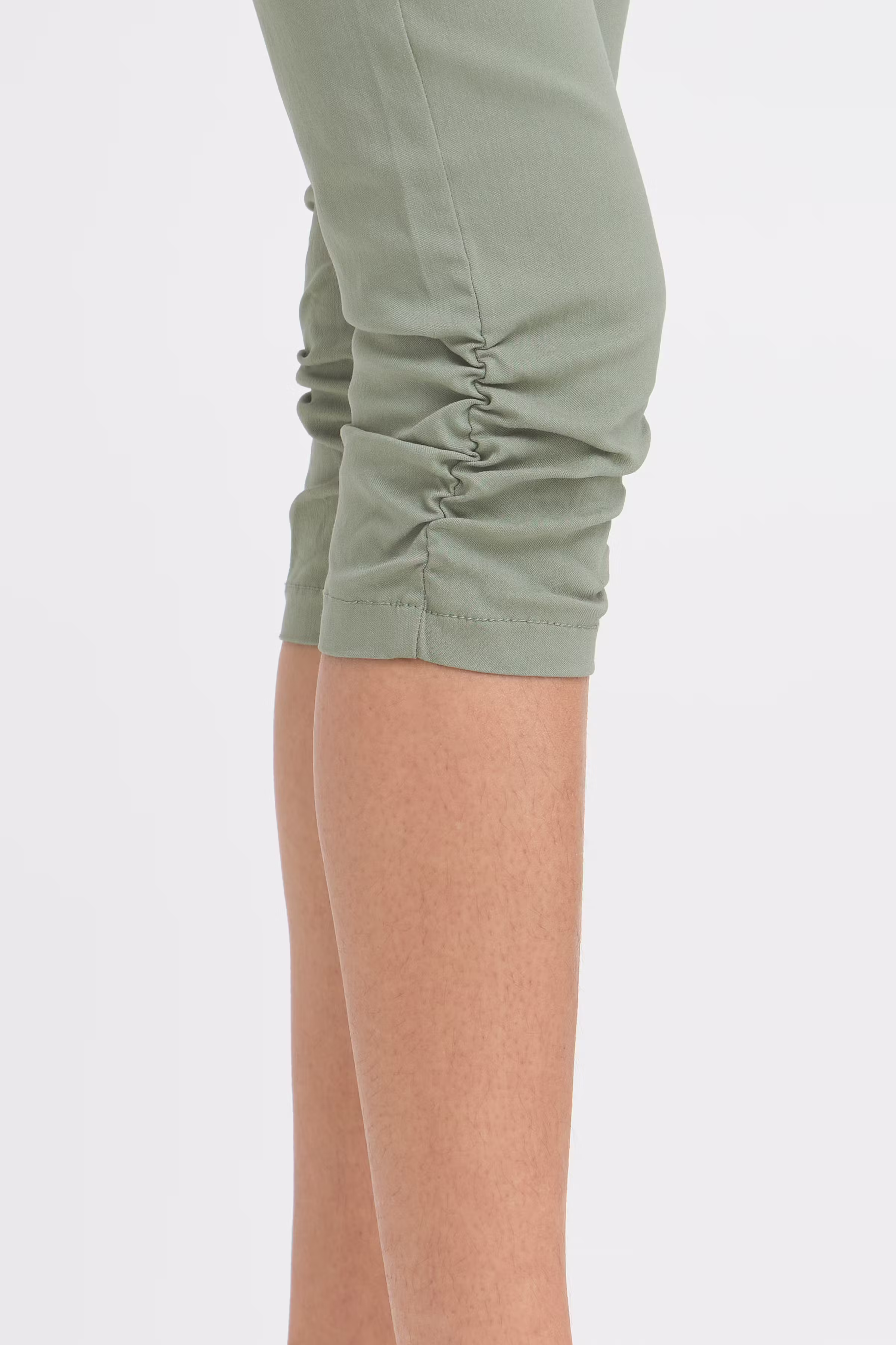 BYKEIRA Capri pants LOOKBOOK DETAIL 20805611-176212