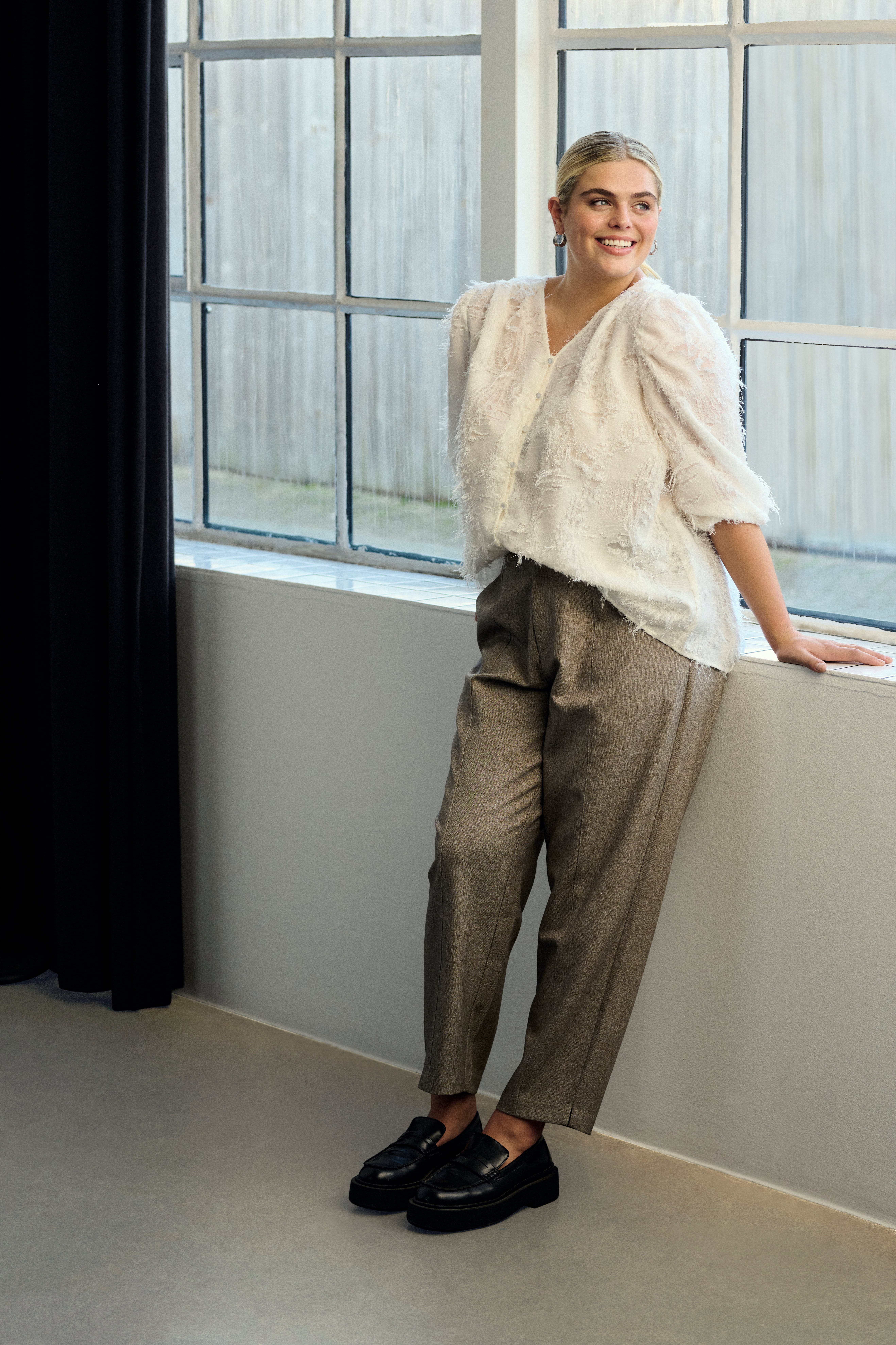 KCparina Blouse LOCATION NONE 10583415-110602