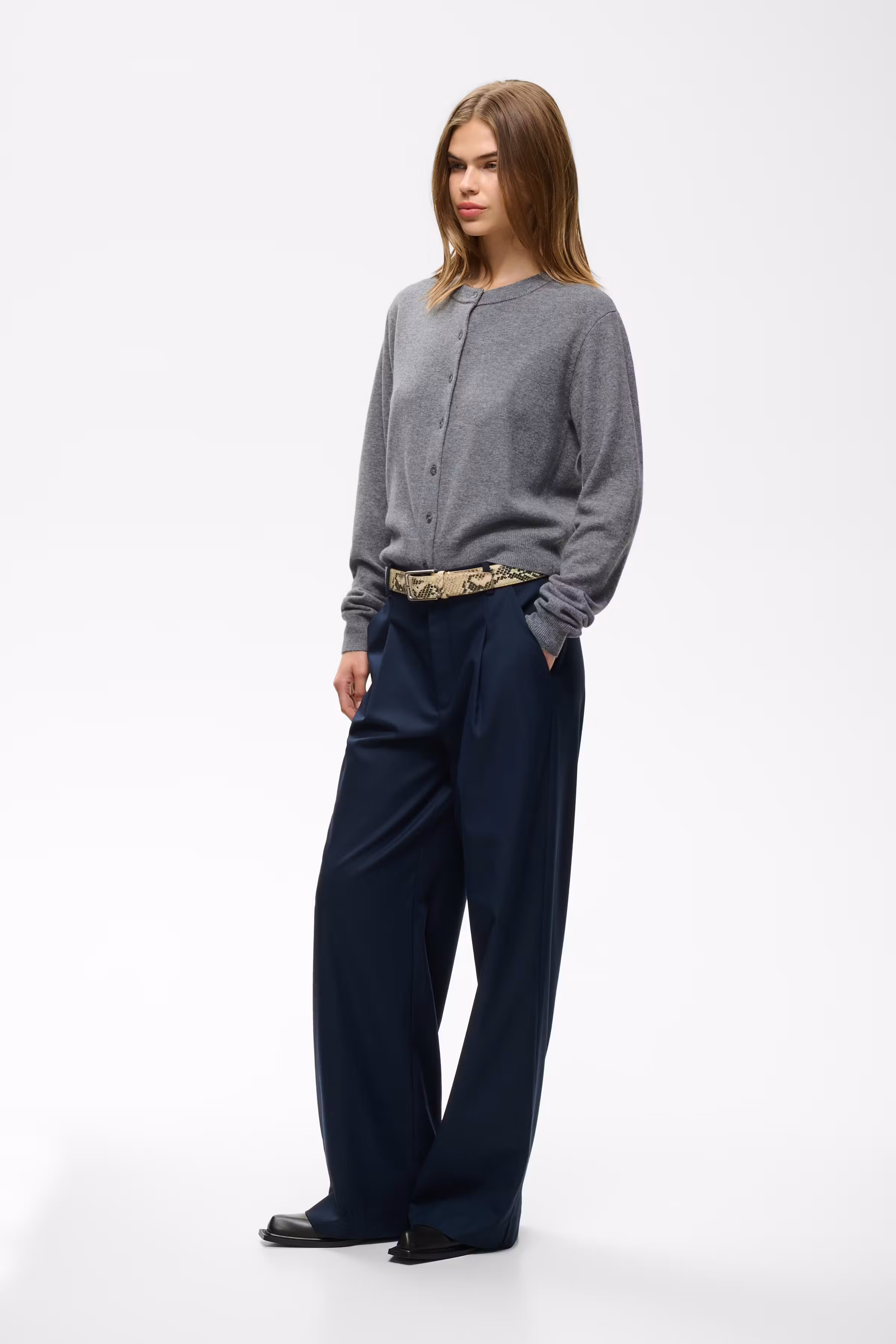 GZmanzi Cardigan LOOKBOOK FRONT 10911814-1000053