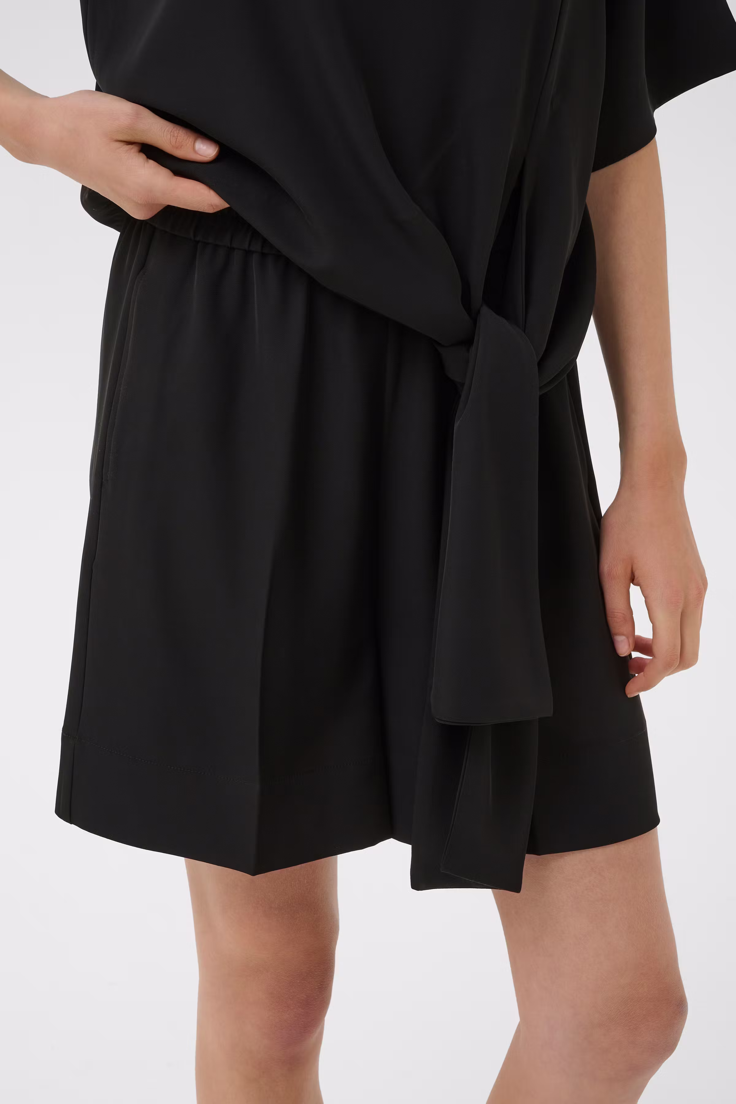 VARINAIW Shorts LOOKBOOK DETAIL 30112483-194008