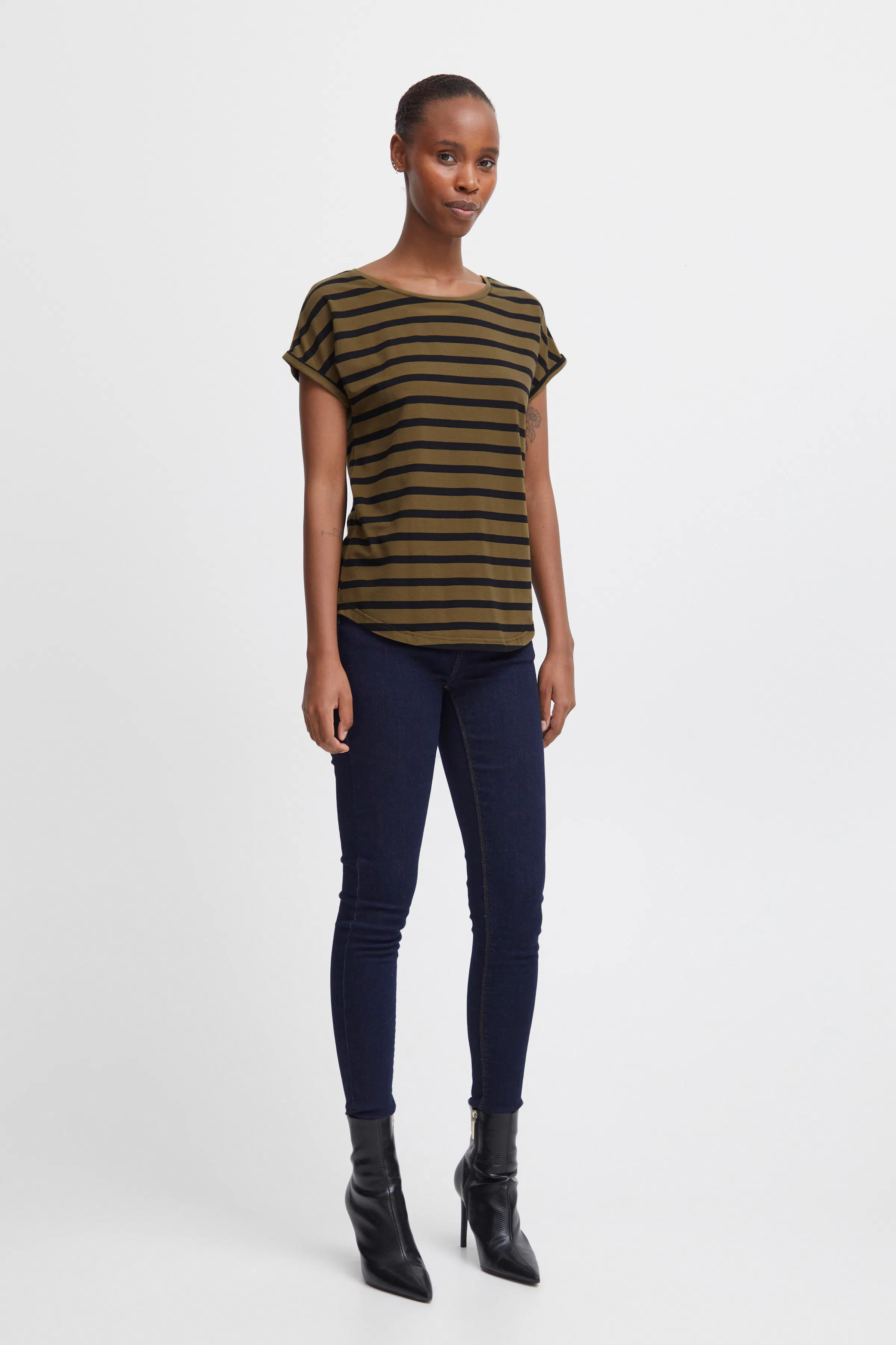 BYPAMILA T-shirt LOOKBOOK FRONT 20809561-201046