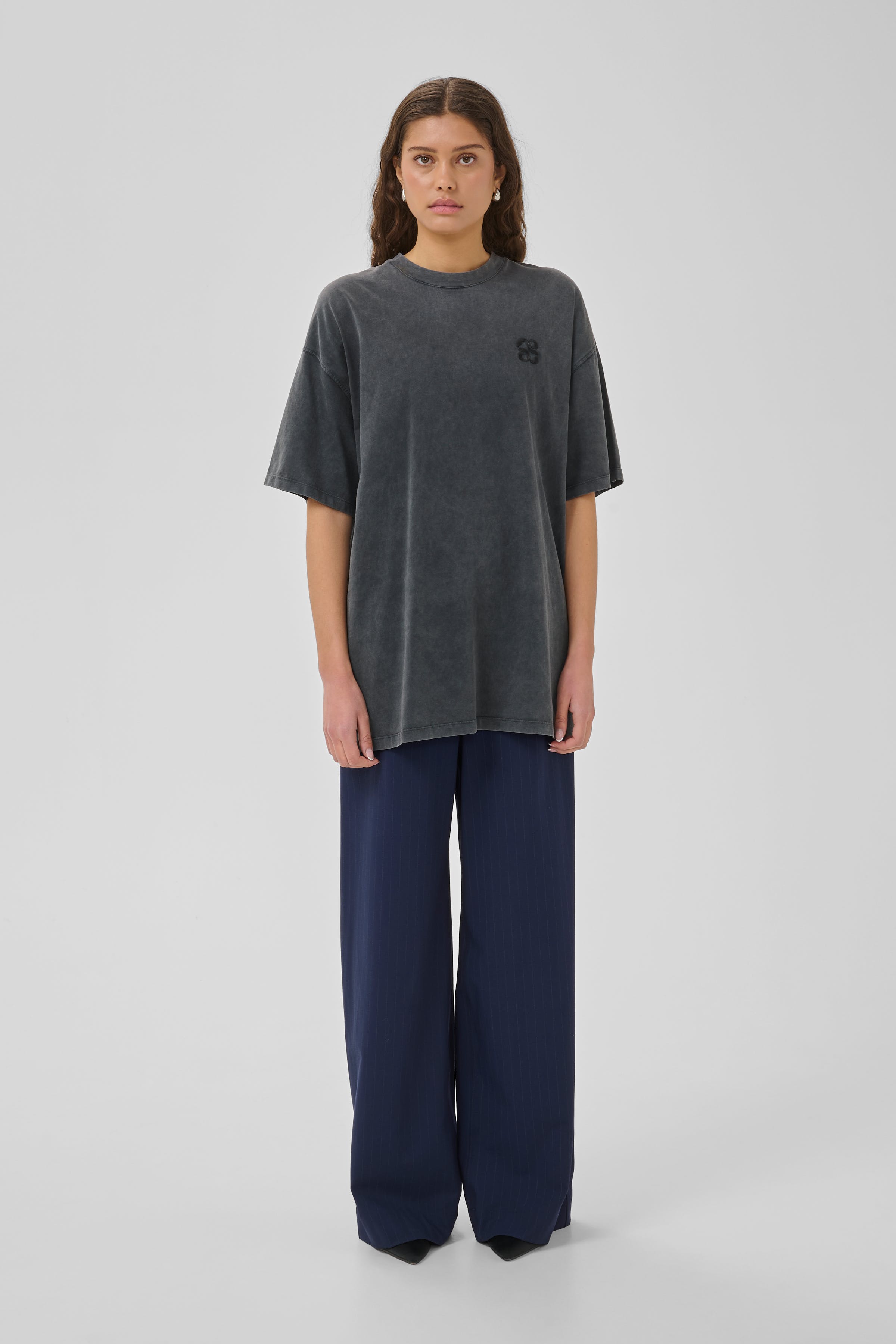 MWEsra Oversized T-shirt LOOKBOOK FRONT 10705673-100069
