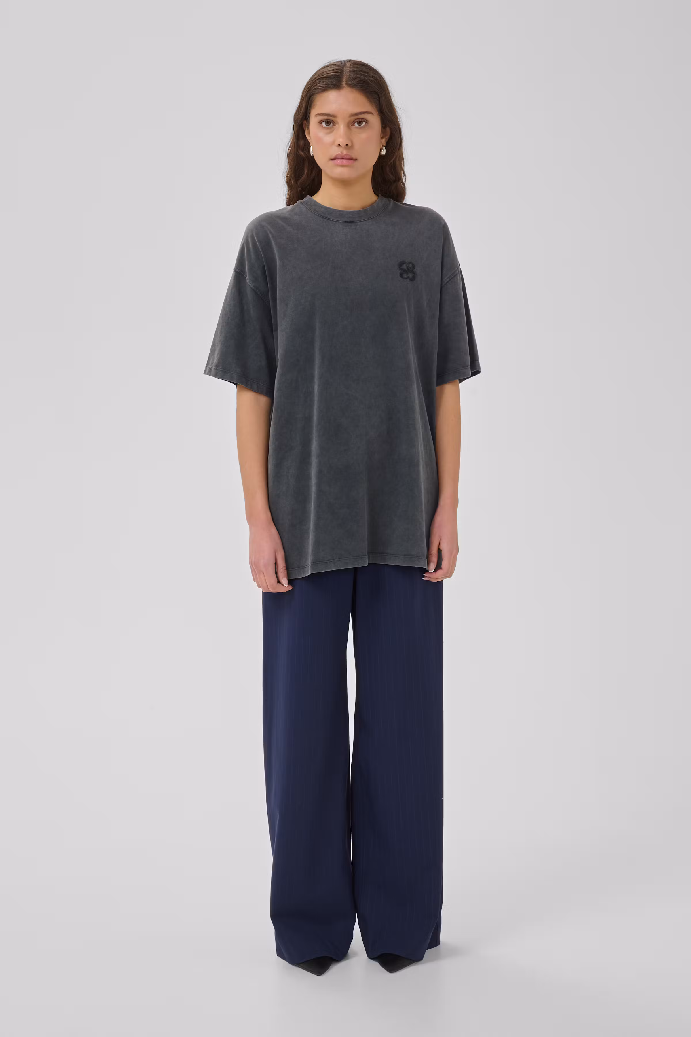 MWEsra Oversized T-shirt LOOKBOOK FRONT 10705673-100069