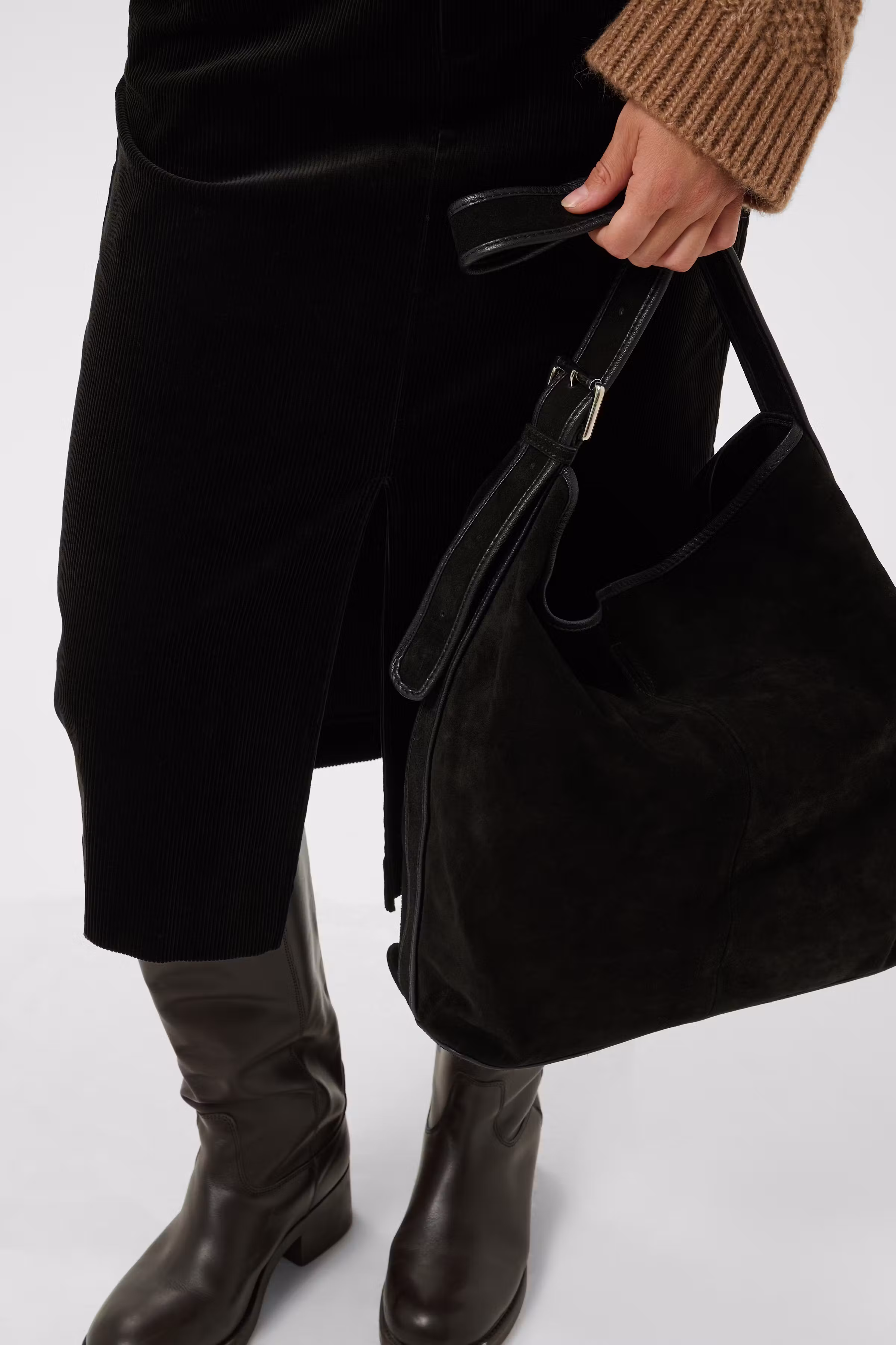 CorylaPW Bag LOOKBOOK FRONT 30310904-194008