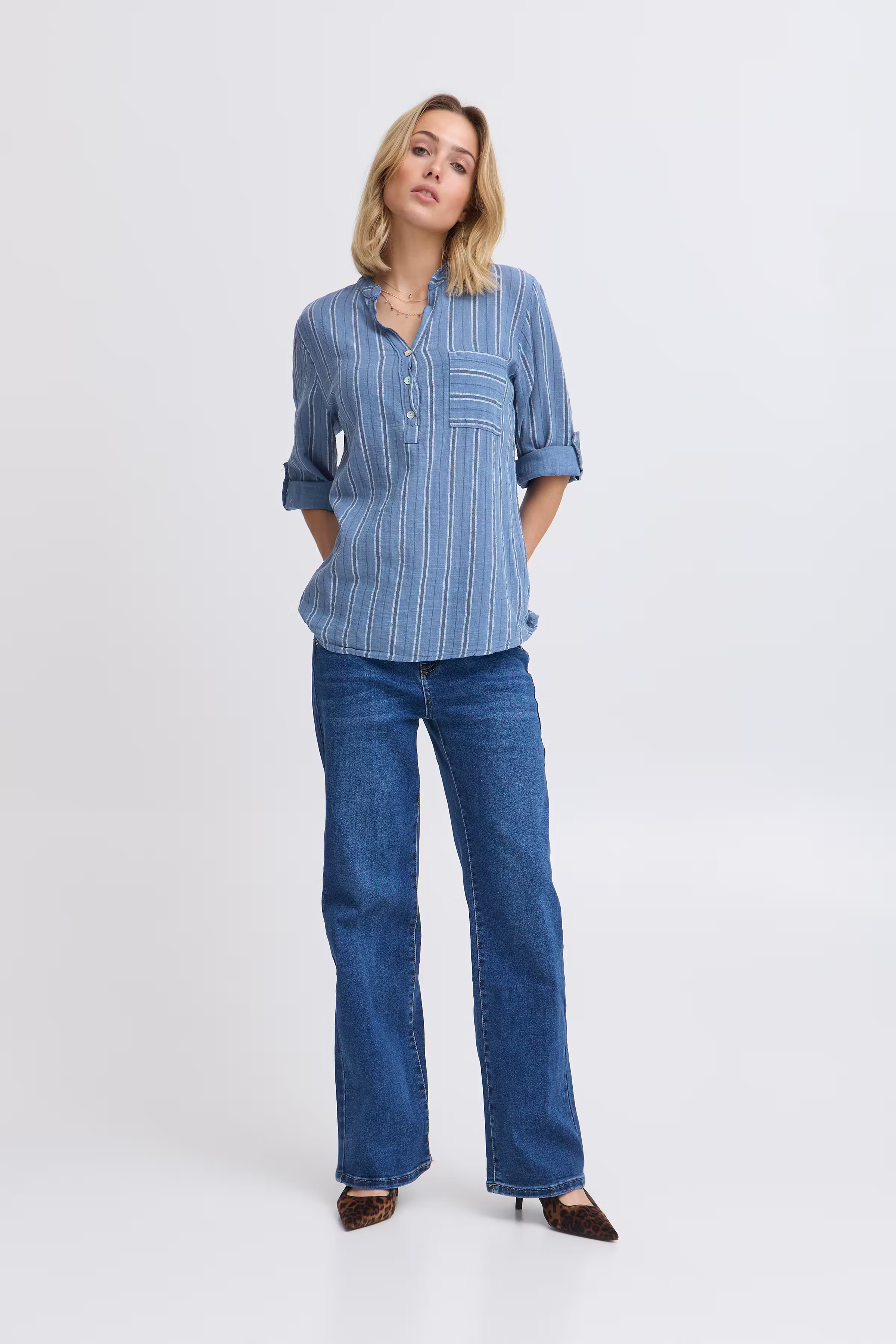 SBALEXA Bluse LOOKBOOK FRONT 22100927-203403