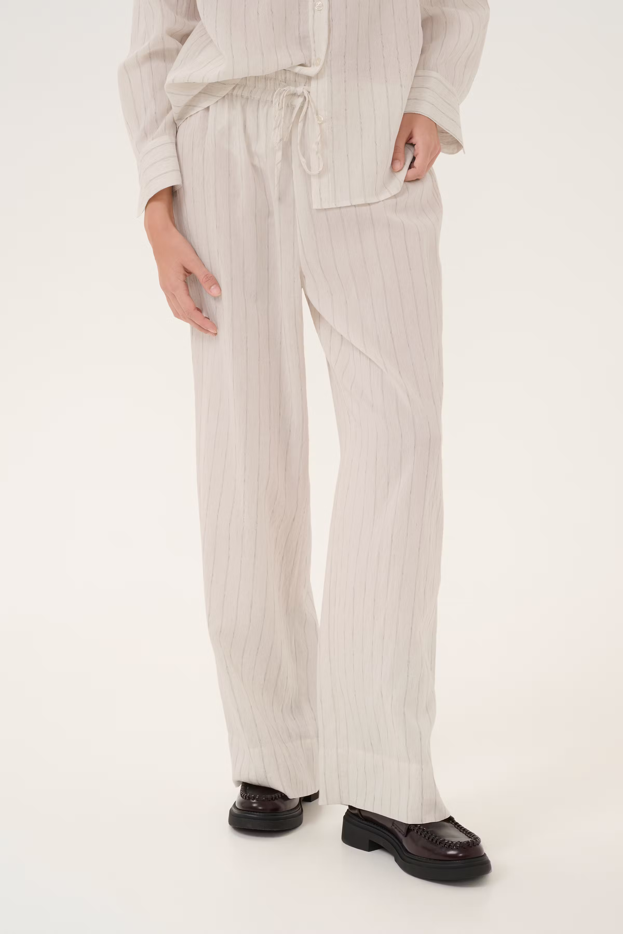 LimaMW Broek LOOKBOOK FRONT 10705020-1304011