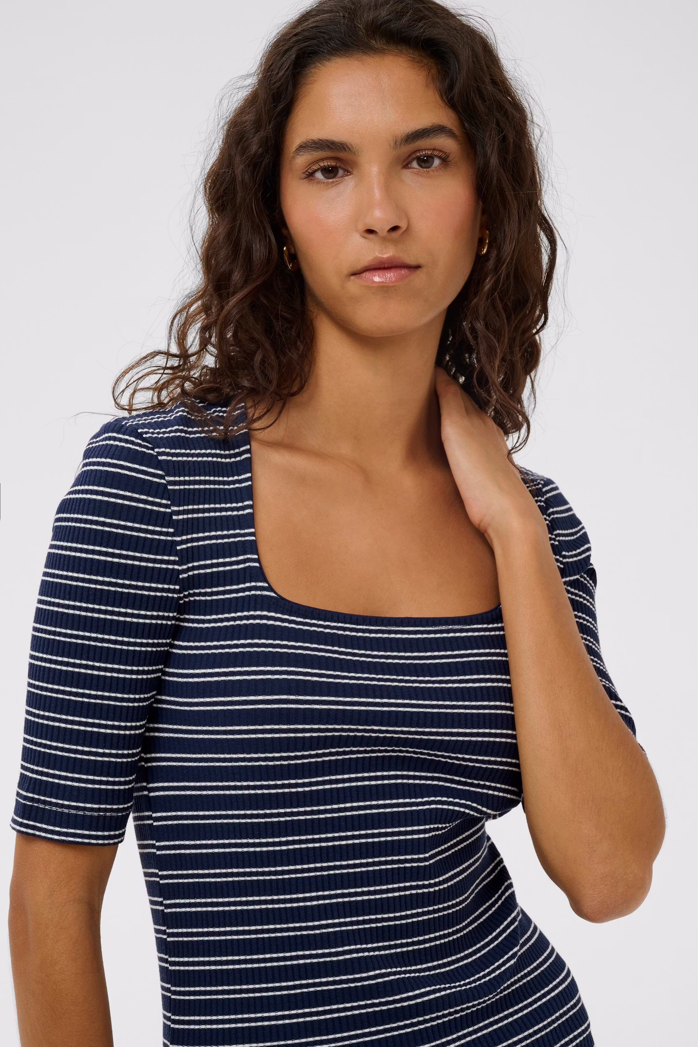 SLSimone T-shirt LOOKBOOK DETAIL 30409050-304705