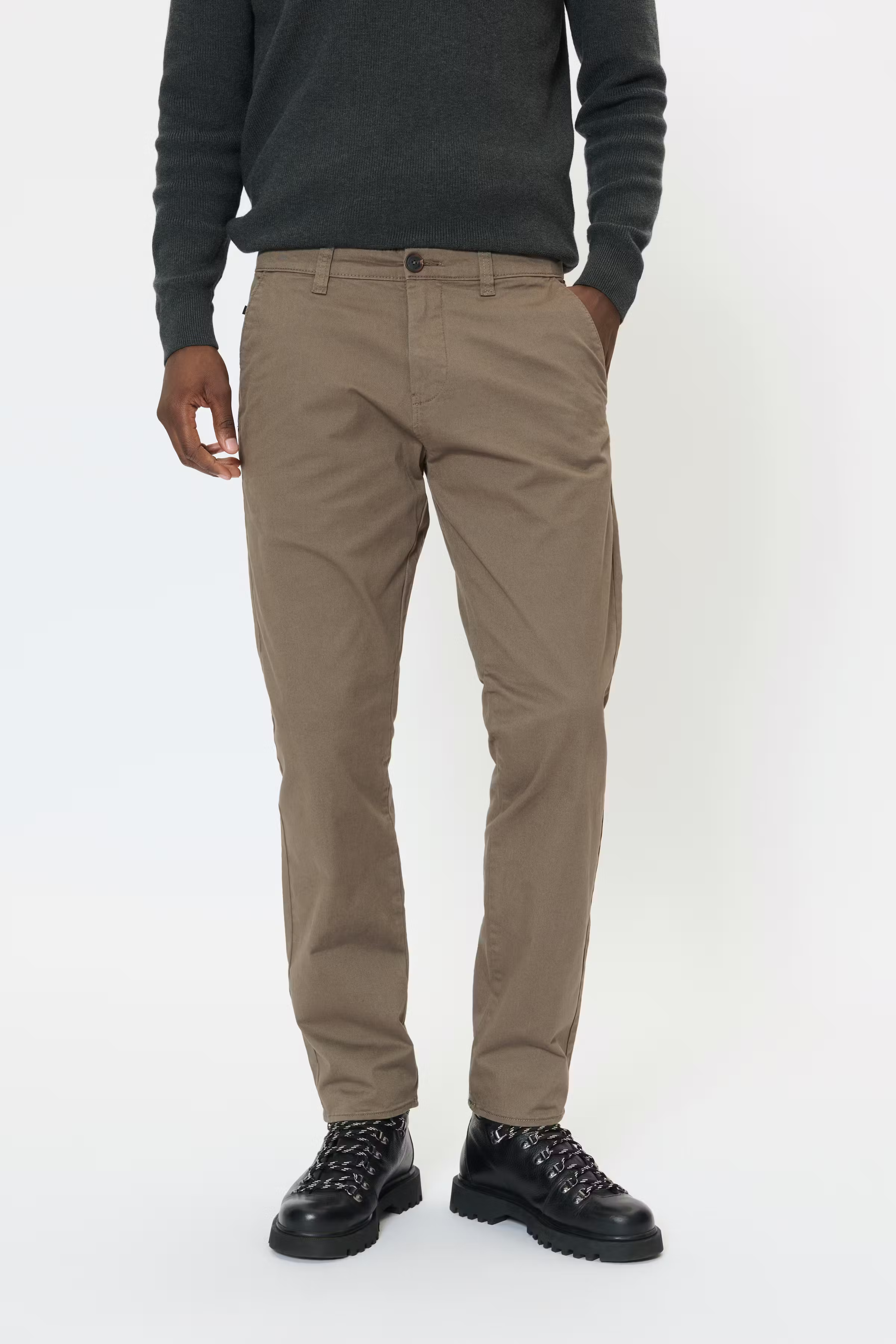 MABrent Trousers LOOKBOOK FRONT 30207455-190808