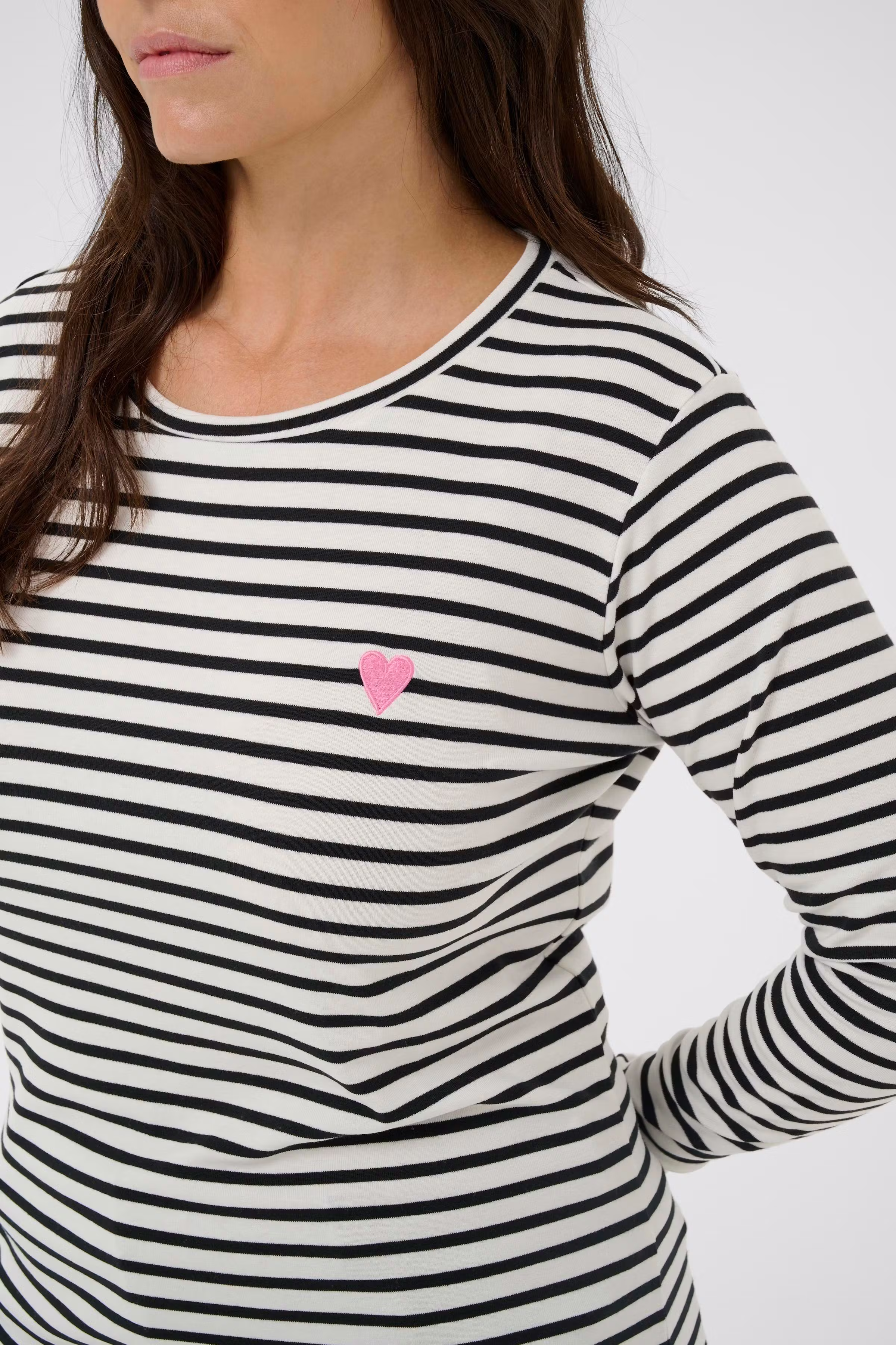 KClia T-shirt LOOKBOOK DETAIL 10580179-109322