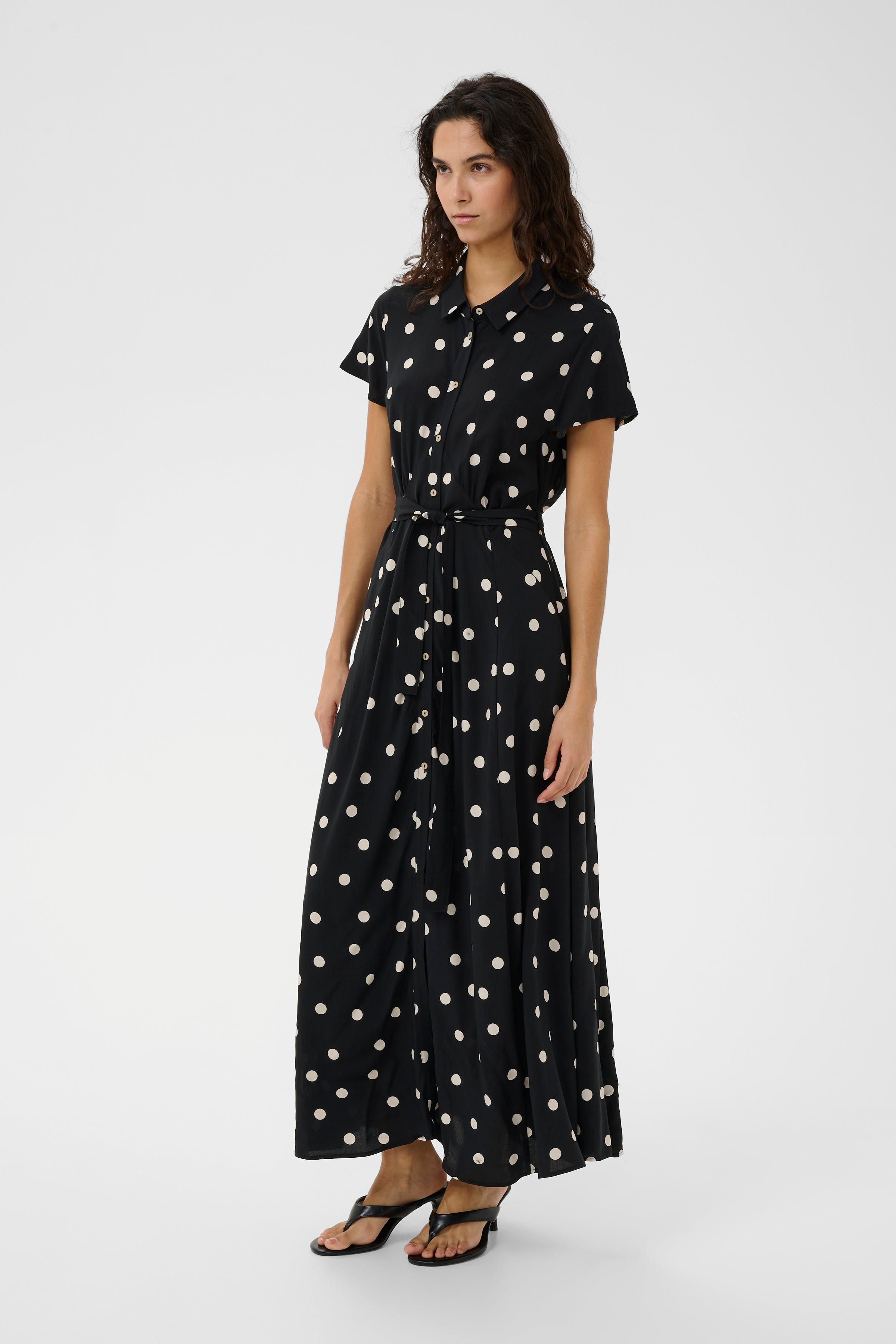 SLArjana Kjole LOOKBOOK FRONT 30404807-305254