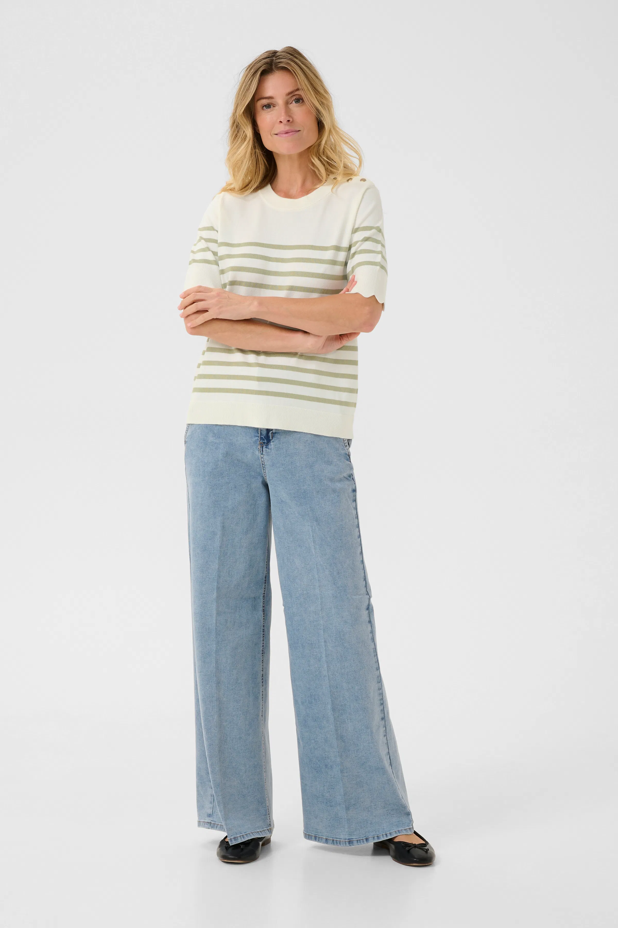 CRVillea Pullover LOOKBOOK FRONT 10613474-107751