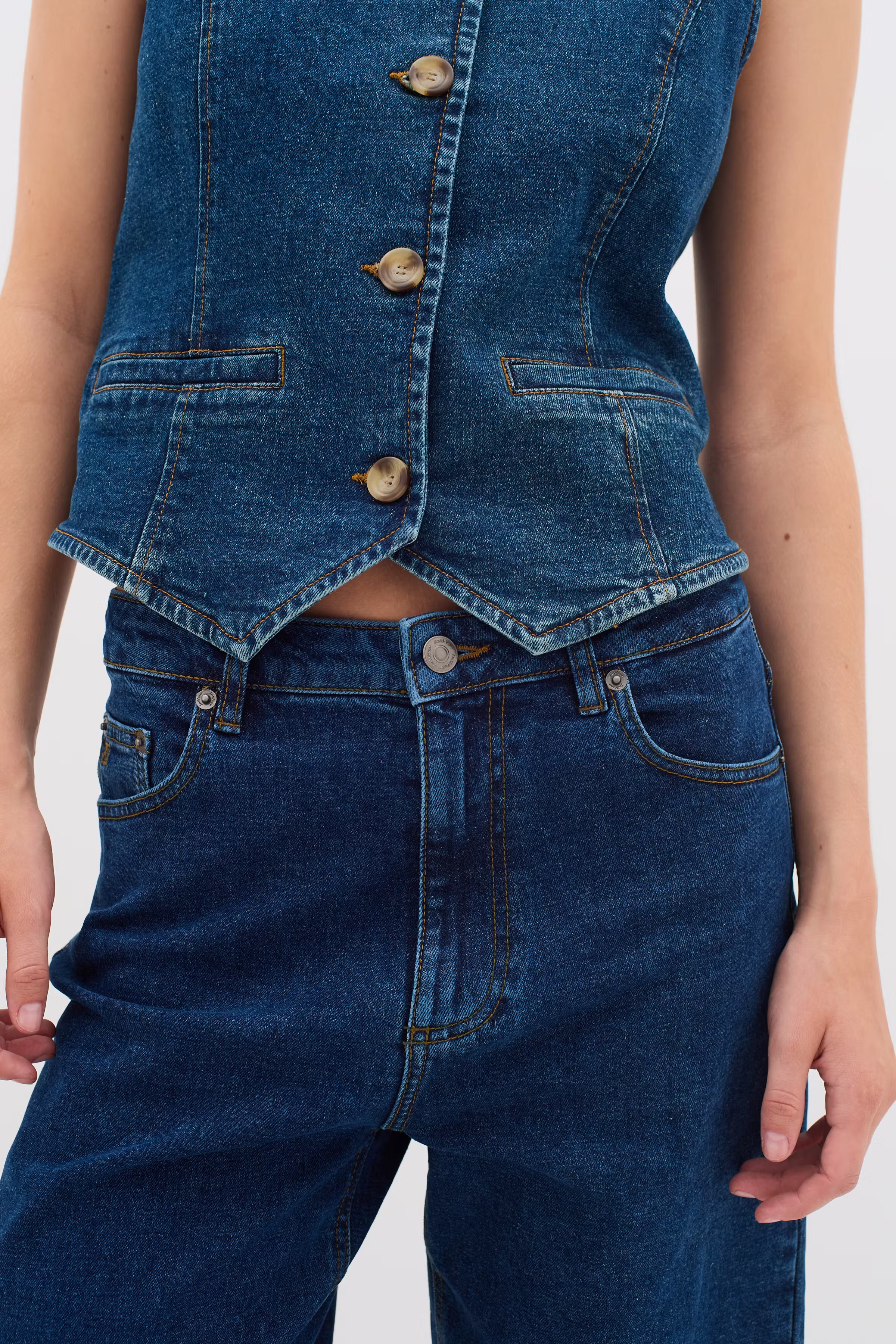 PheifferIW Barrel Jeans LOOKBOOK DETAIL 30109169-303349