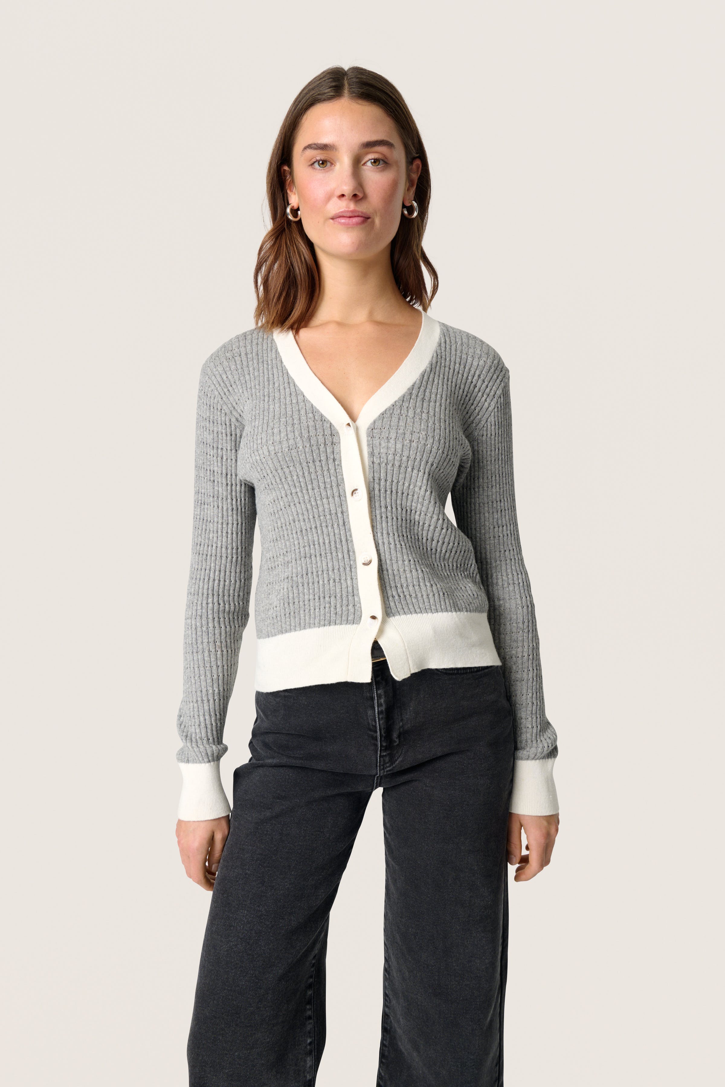 SLSanja Cardigan LOOKBOOK FRONT 30407914-1538001