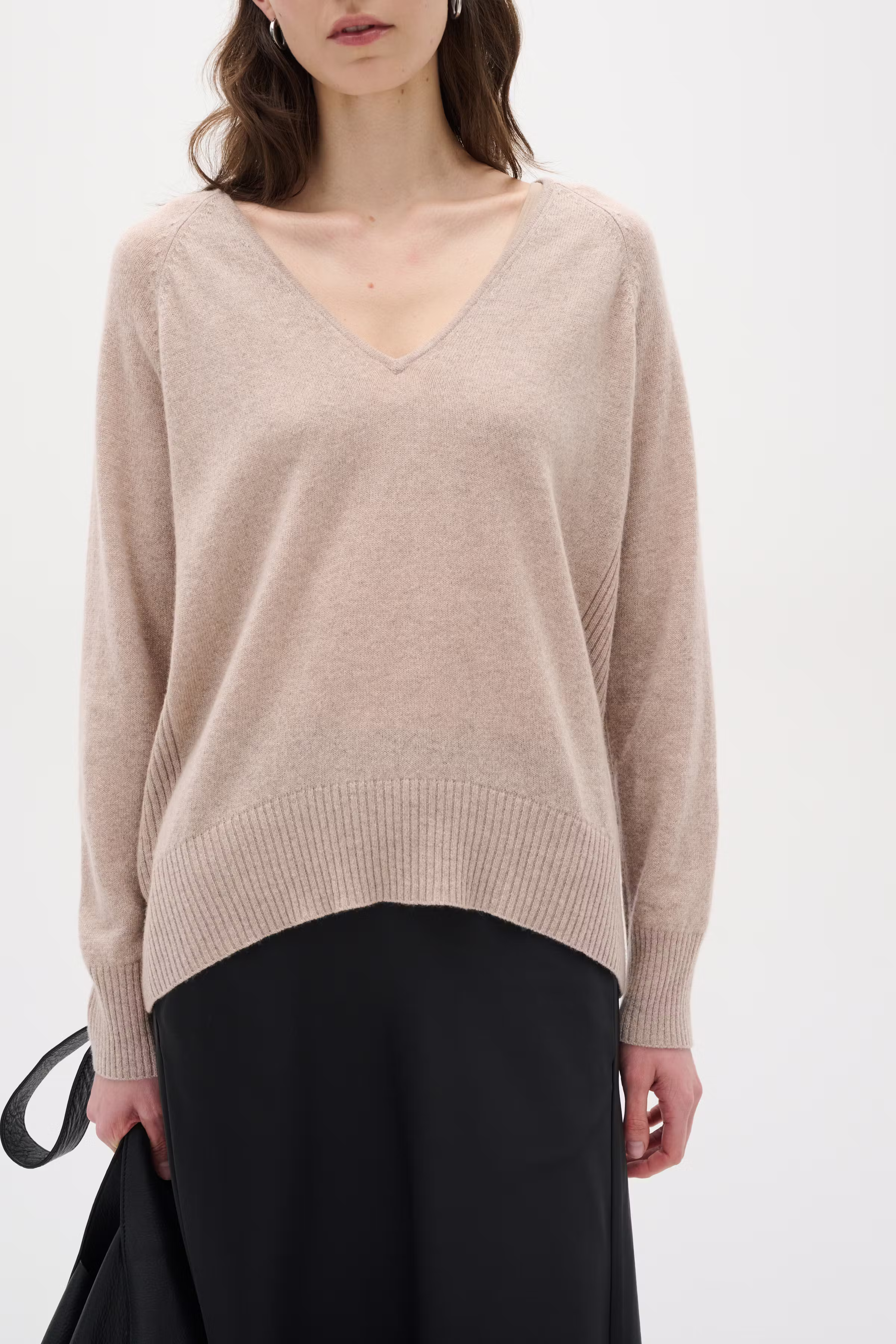 LukkaIW V-neck Cashmere Pullover LOOKBOOK DETAIL 30104240-10110