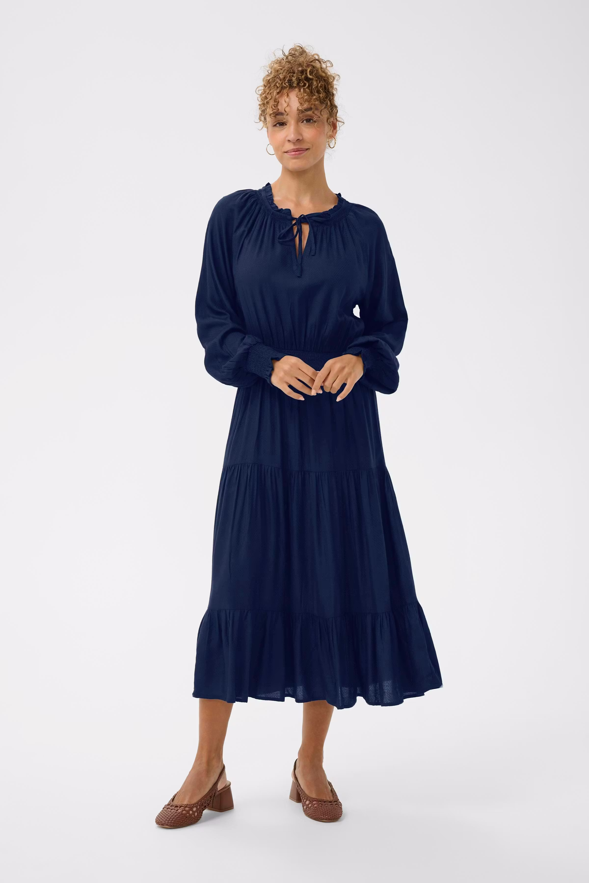 CRLaci Kleid LOOKBOOK FRONT 10615103-193937