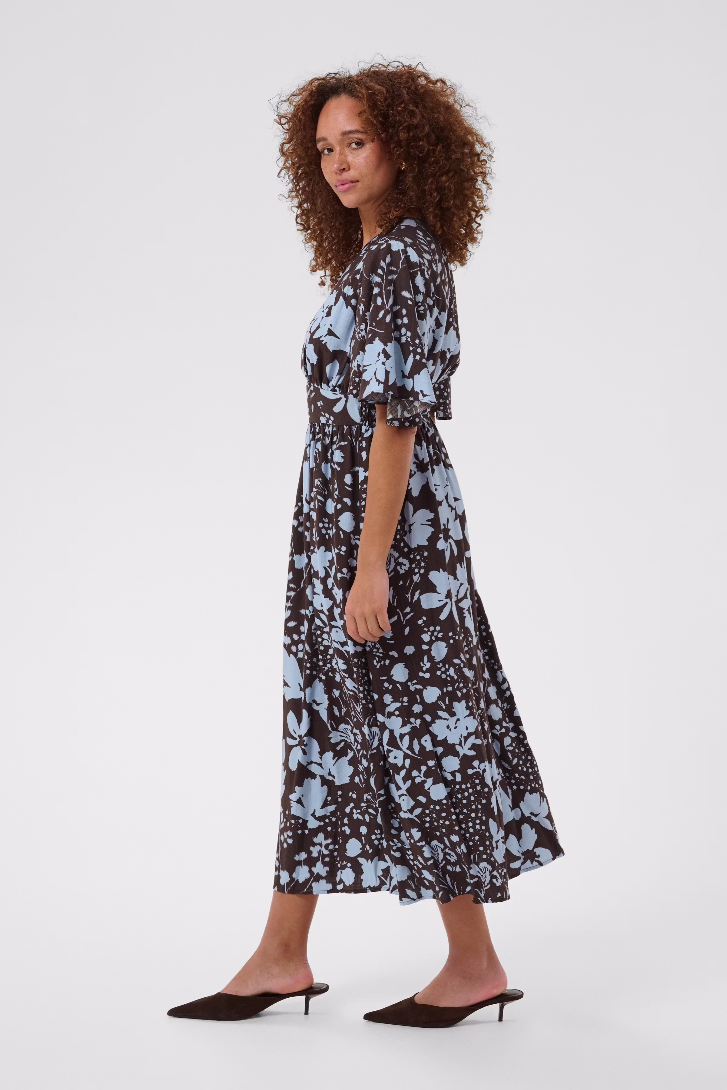 KAnadira Klänning LOOKBOOK FRONT 10511756-109448