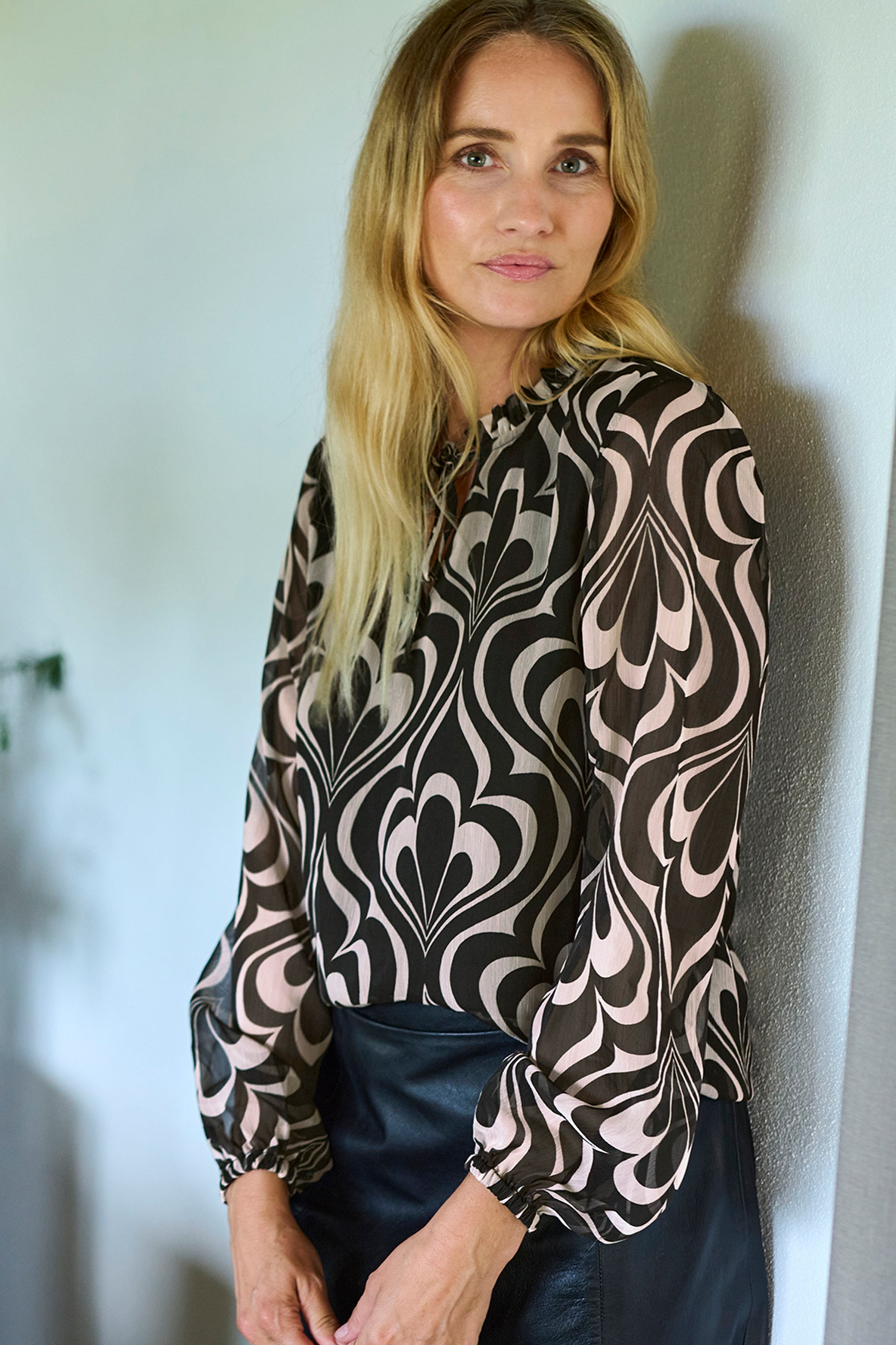 BPleonora Bluse LOCATION NONE 10590591-105324B