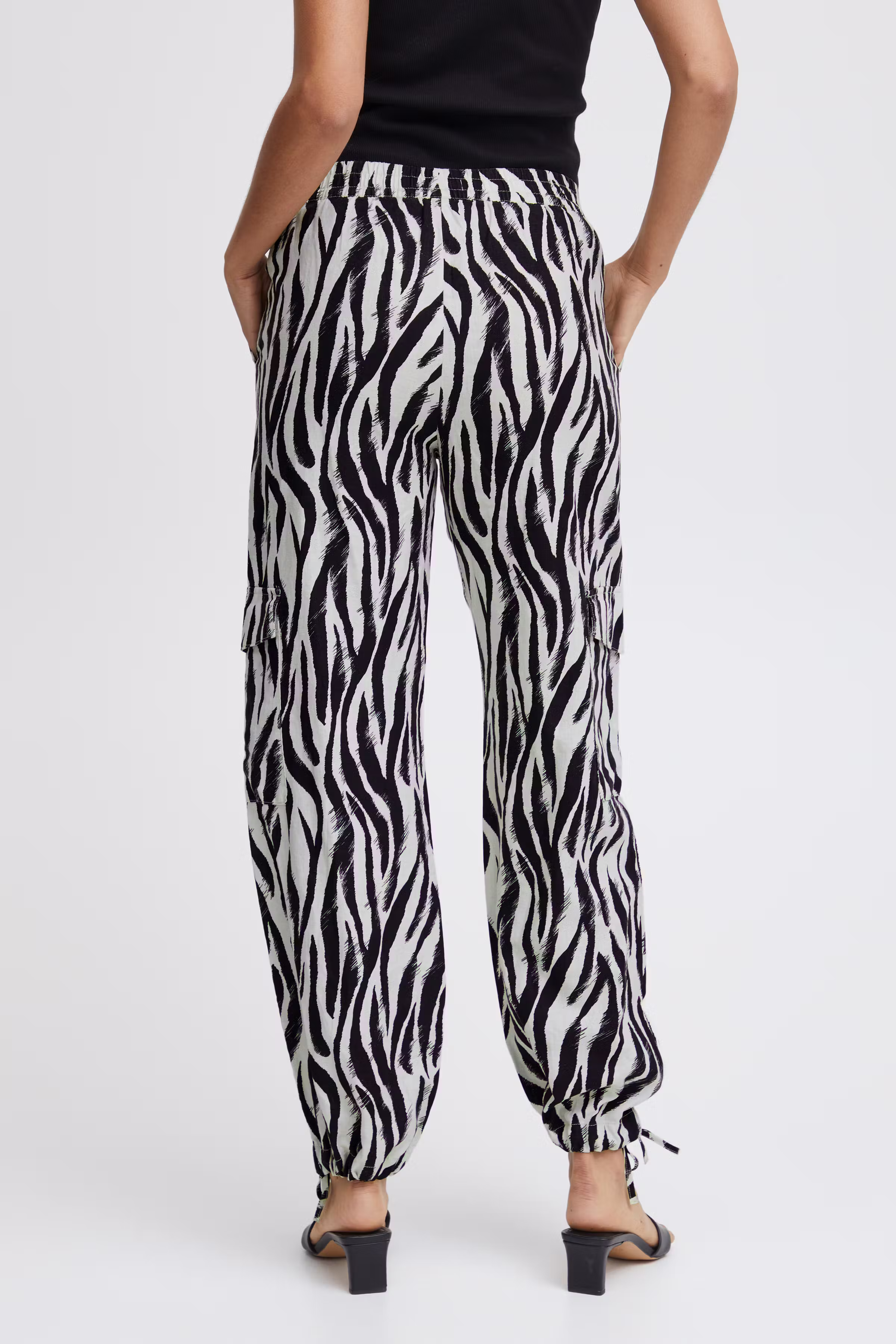 BYFALAKKA Hose LOOKBOOK BACK 20814564-202912