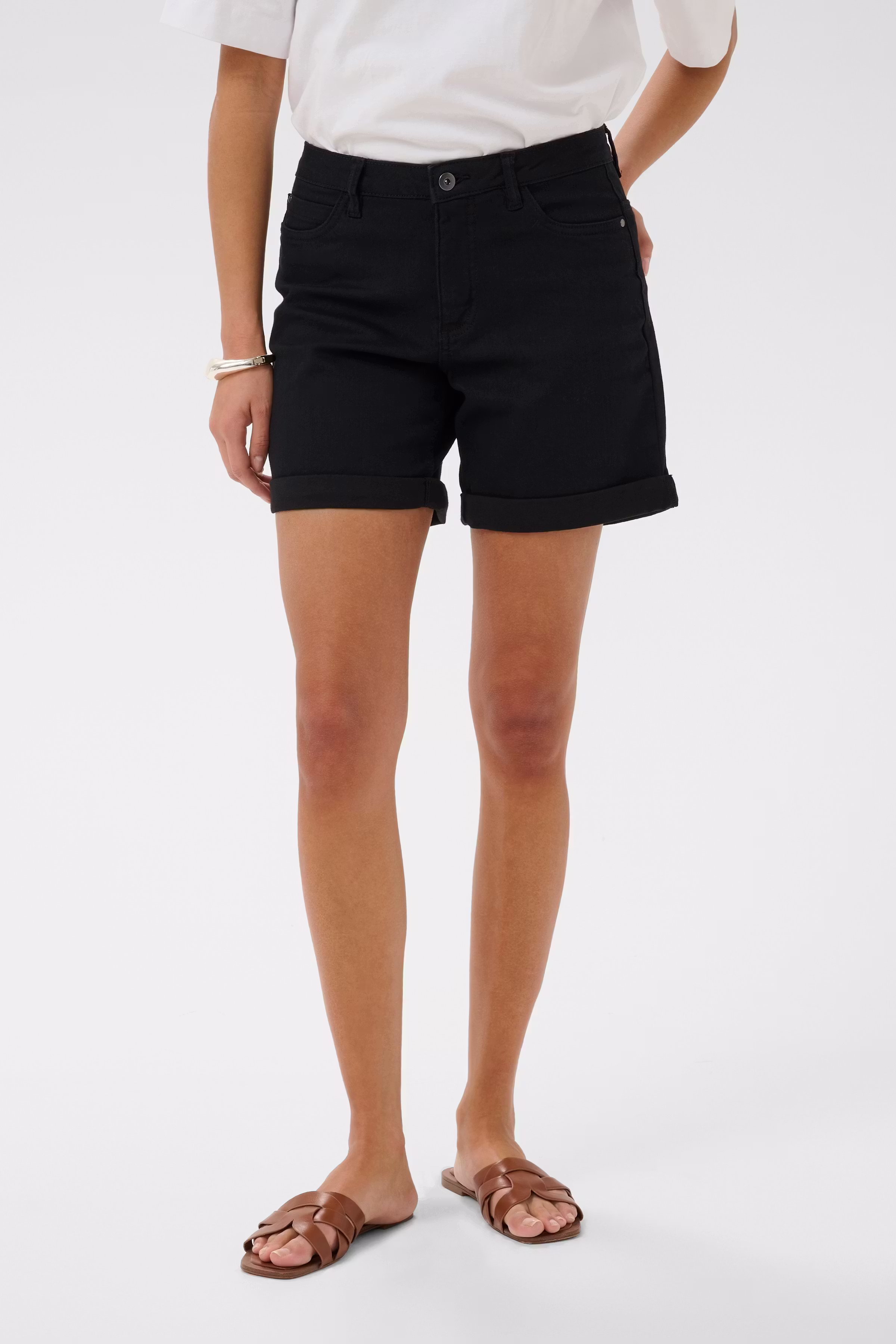 KAzelina Shorts LOOKBOOK FRONT 10506524-100121