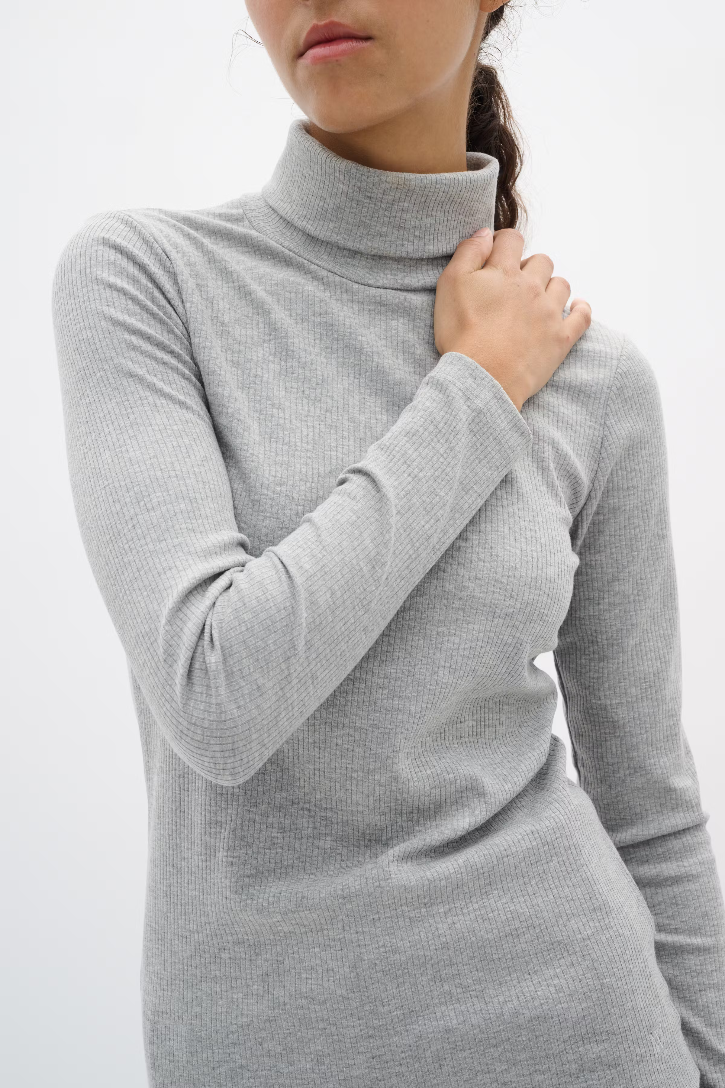 DagnaIW Rullekrave Melange T-shirt LOOKBOOK DETAIL 30109838-1740161