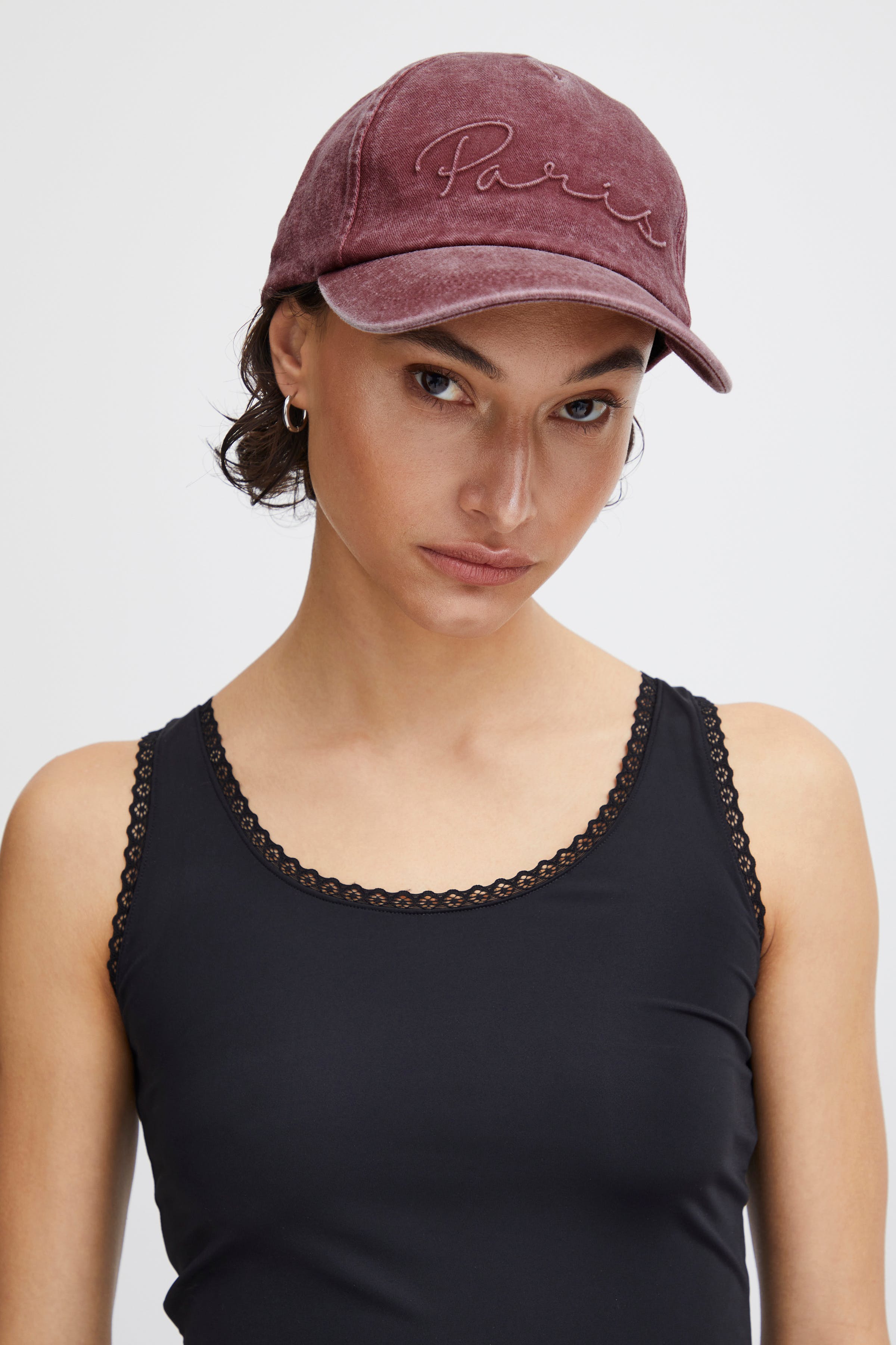 IAPARIS Caps LOOKBOOK FRONT 20119782-191627