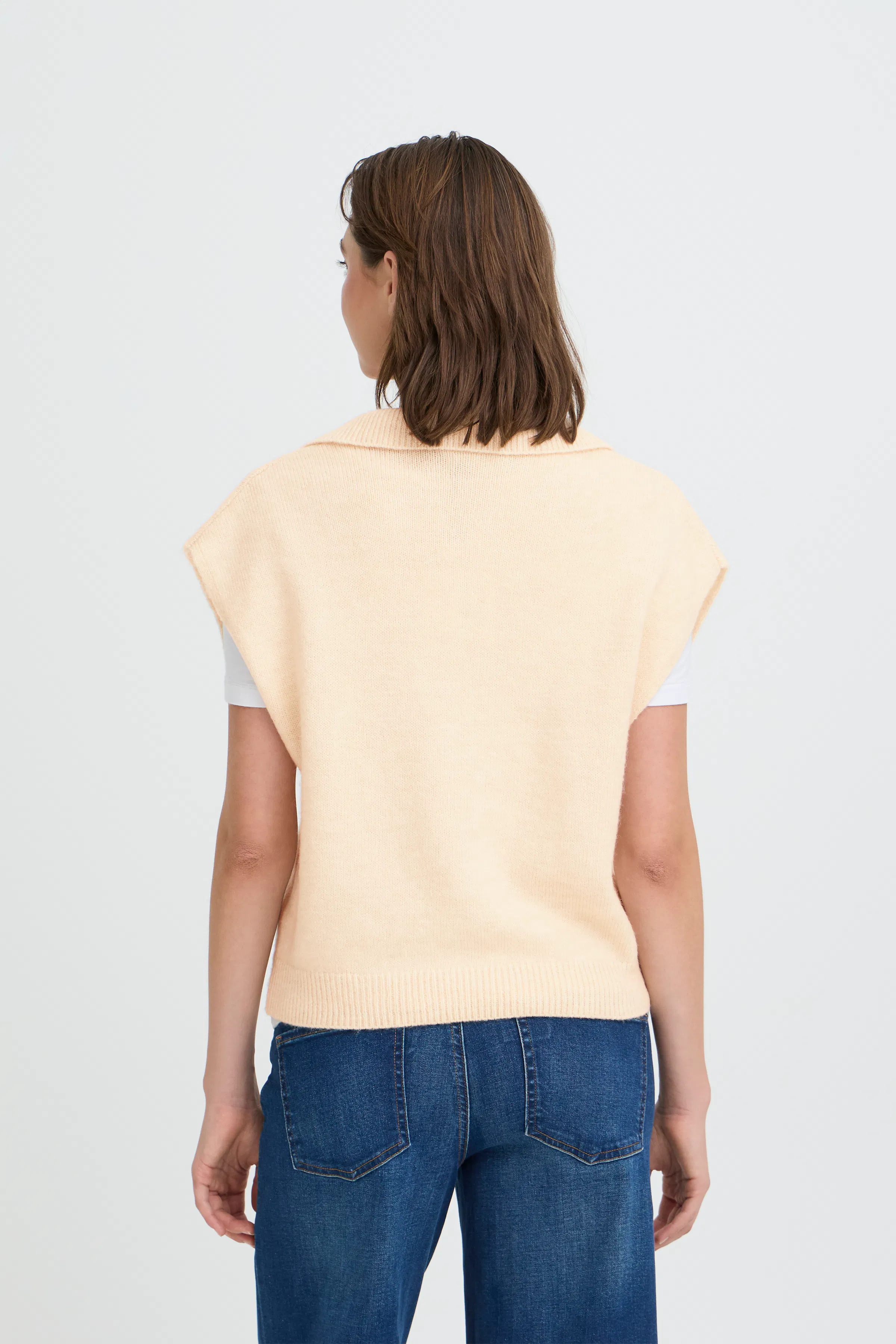 IHPOVOKE Strikket vest LOOKBOOK BACK 20125164-130905