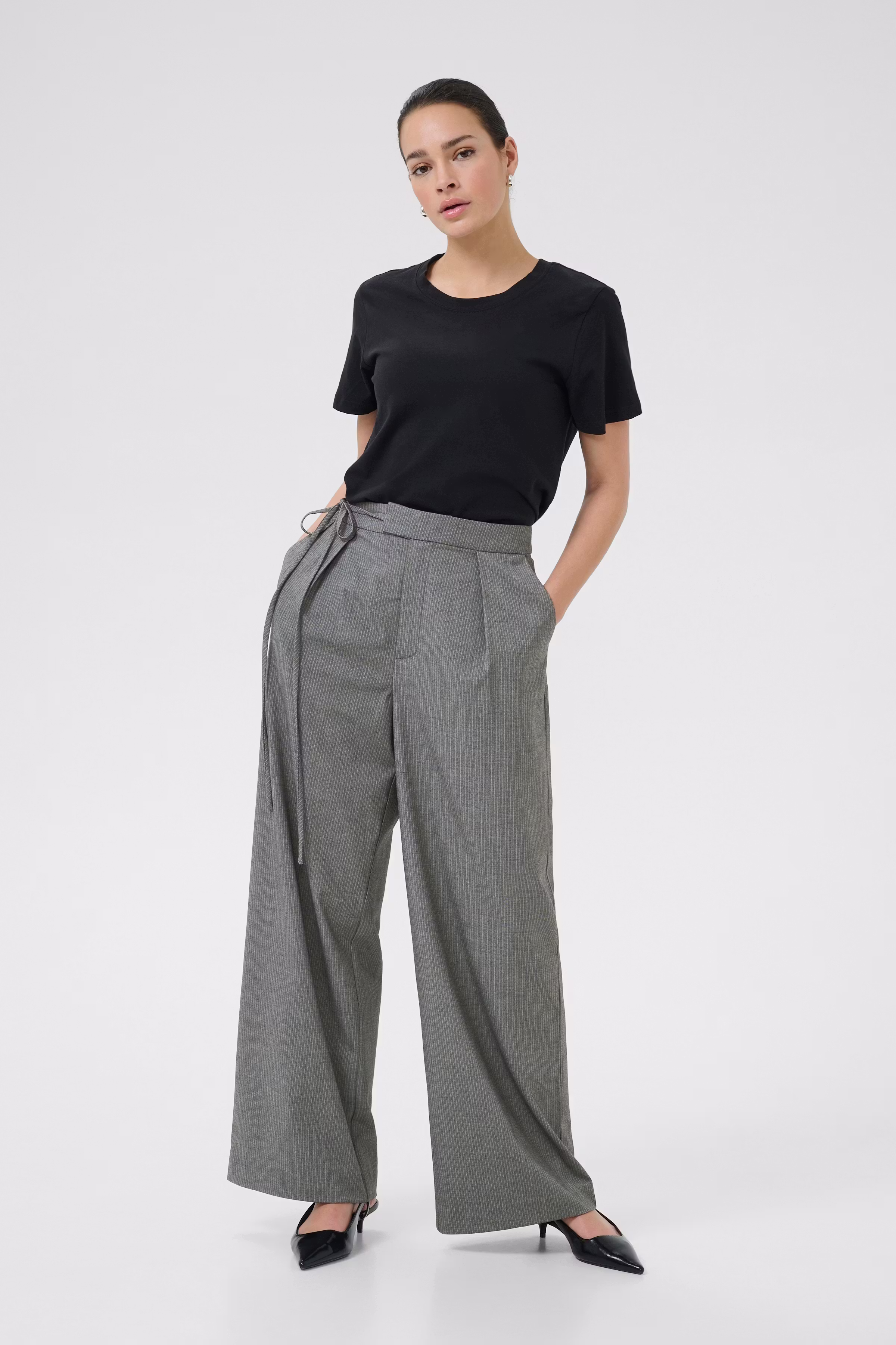 KAellie Trousers LOOKBOOK FRONT 10510548-108214