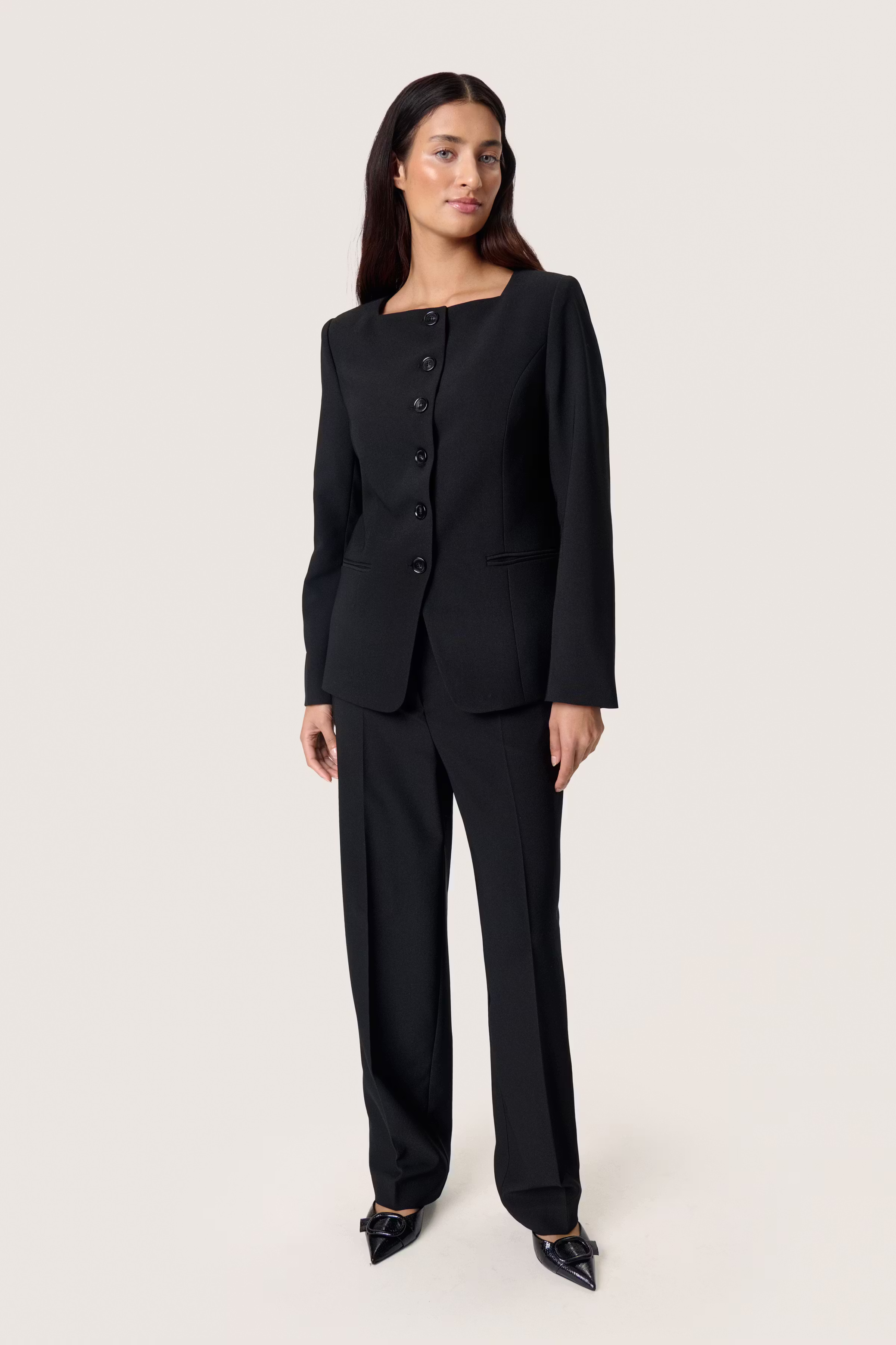 SLSarina Blazer LOOKBOOK FRONT 30408641-194008