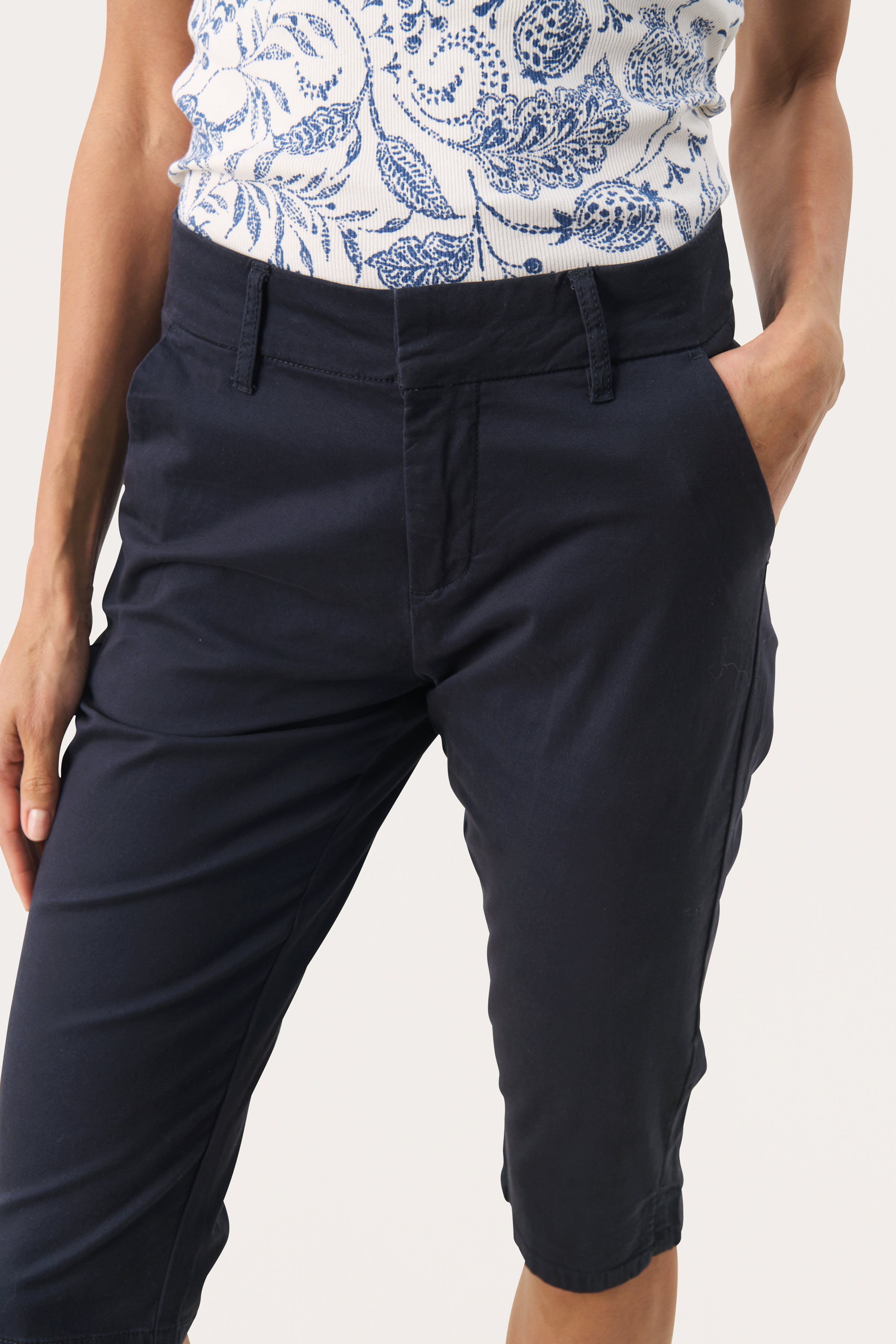 RenataPW Caprihose LOOKBOOK DETAIL 30309607-194013